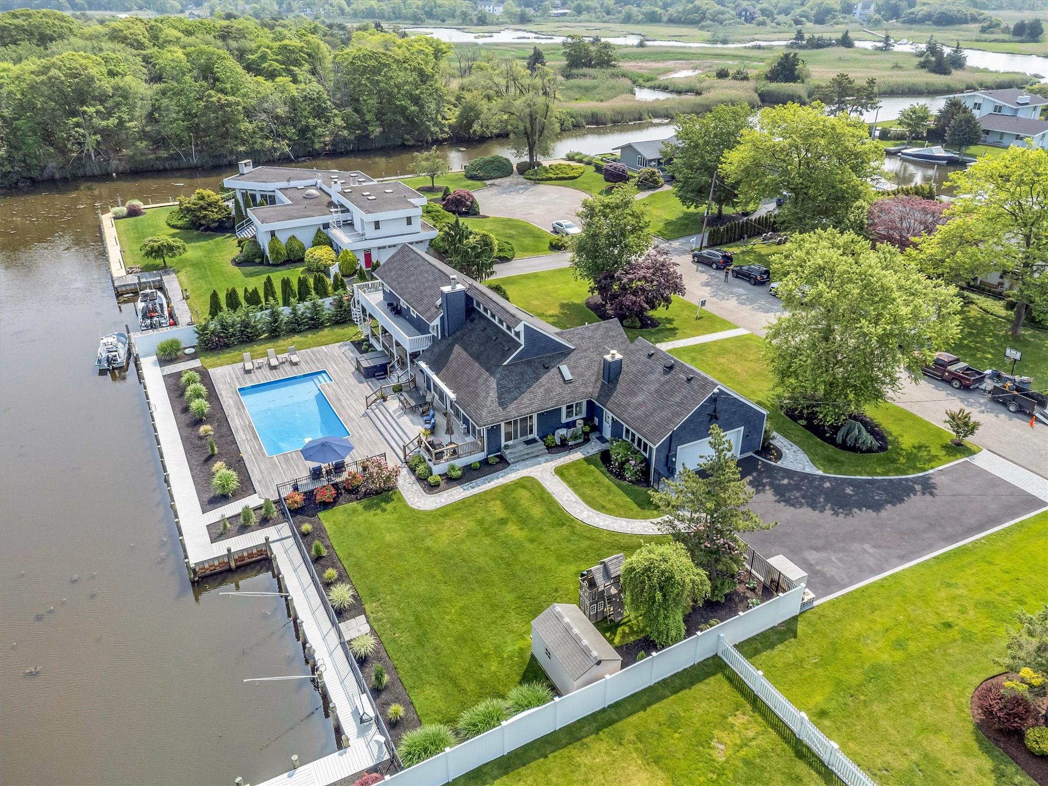 7 Buscher Court, Brookhaven, NY 11719