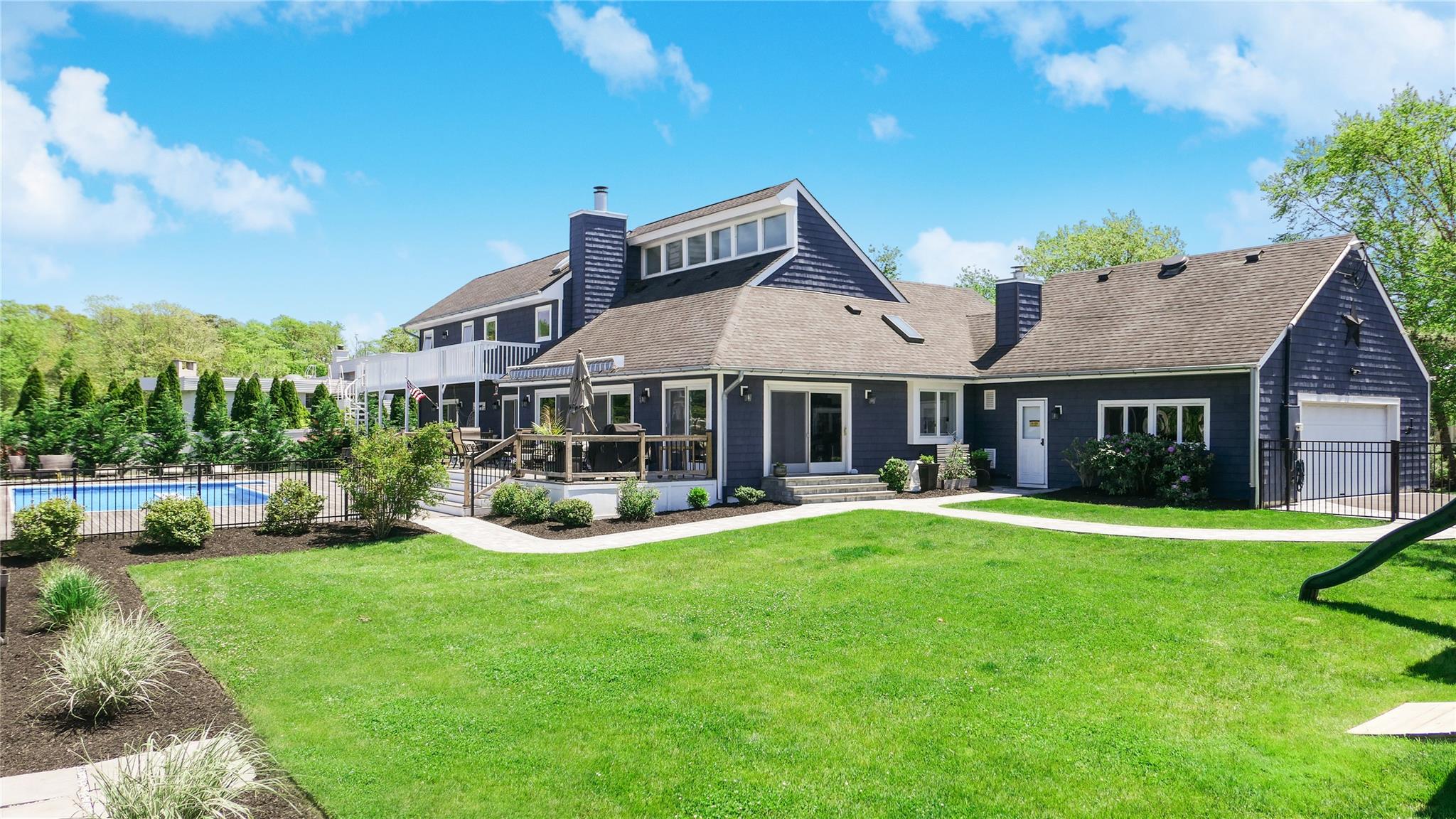 7 Buscher Court, Brookhaven, NY 11719