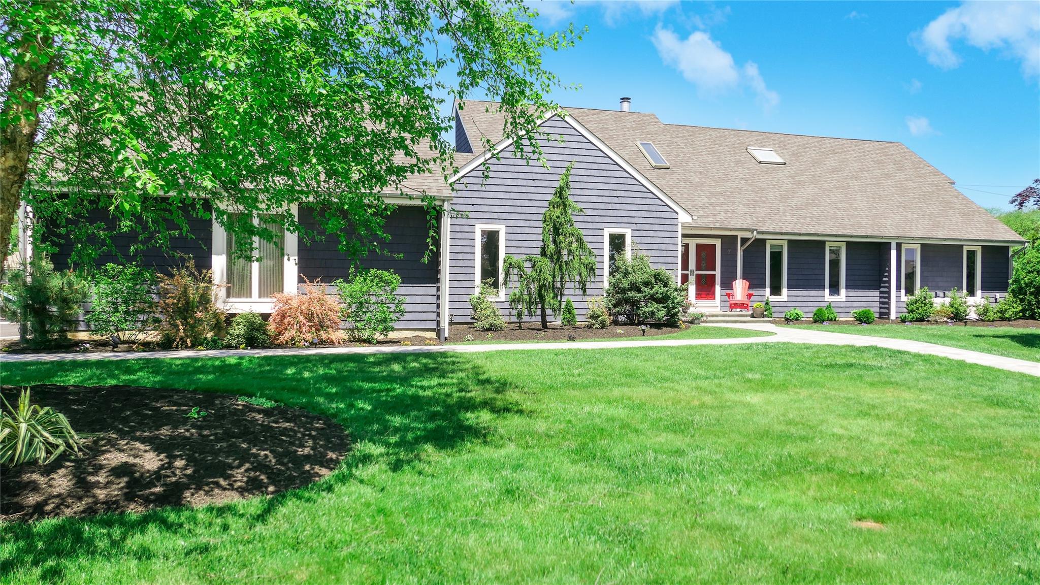 7 Buscher Court, Brookhaven, NY 11719