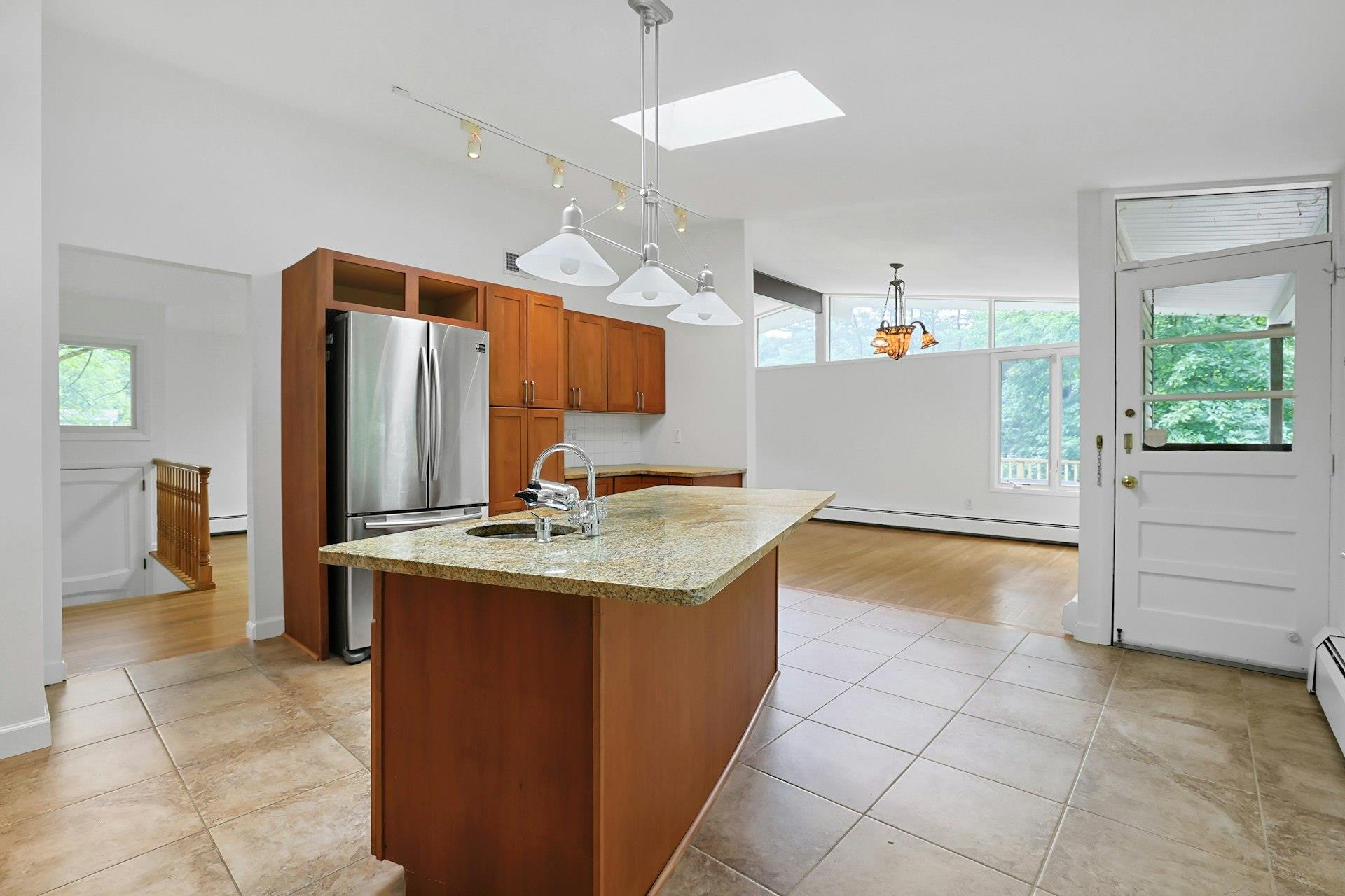3 Dore Court, New City, NY 10956