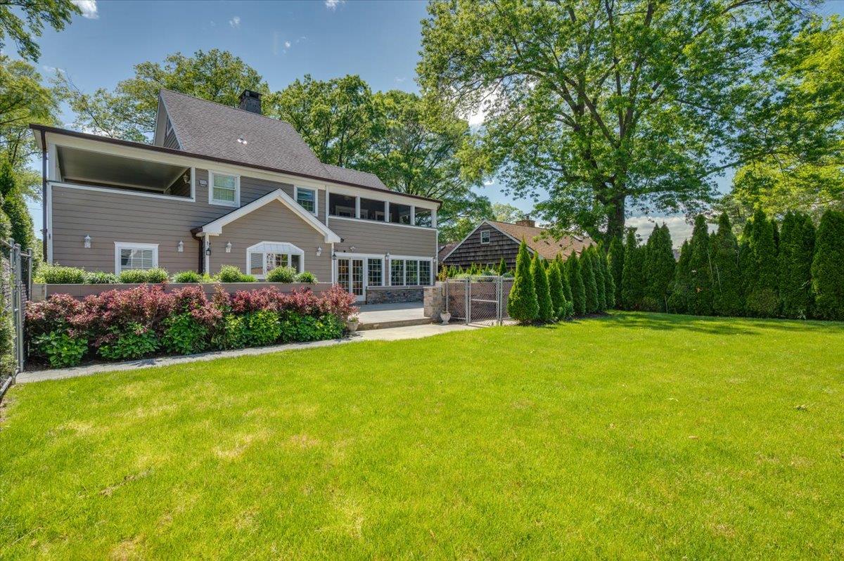 4 Clover Place, New Rochelle, NY 10805