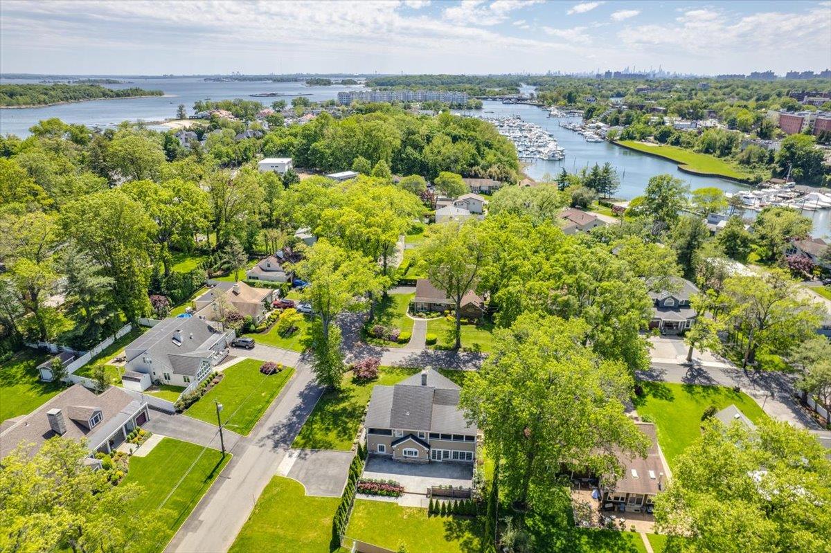 4 Clover Place, New Rochelle, NY 10805