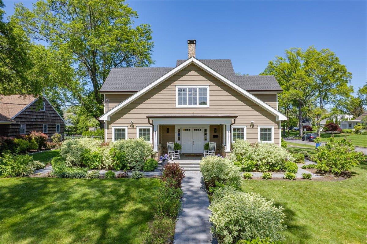 4 Clover Place, New Rochelle, NY 10805