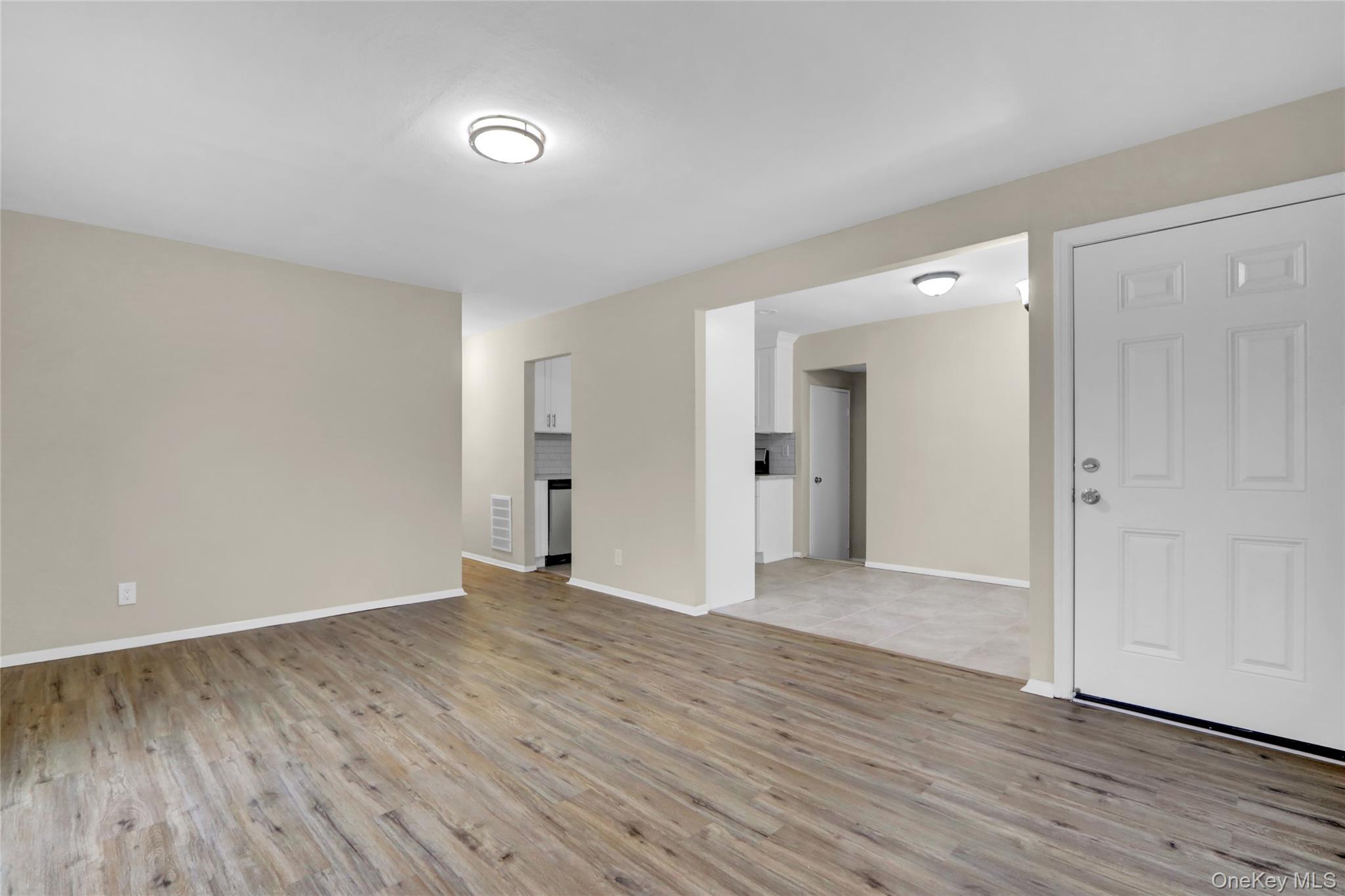 21 Chimney Lane, Bay Shore, NY 11706