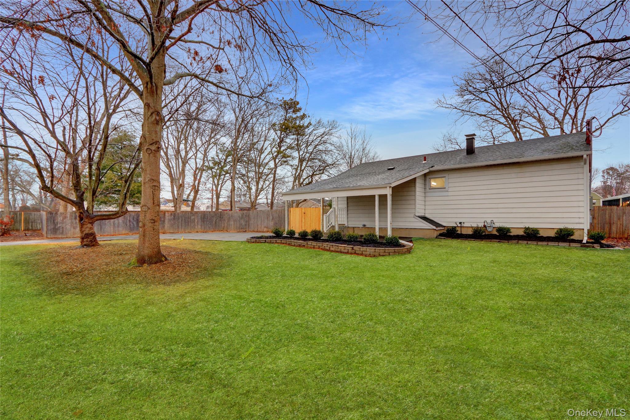 21 Chimney Lane, Bay Shore, NY 11706