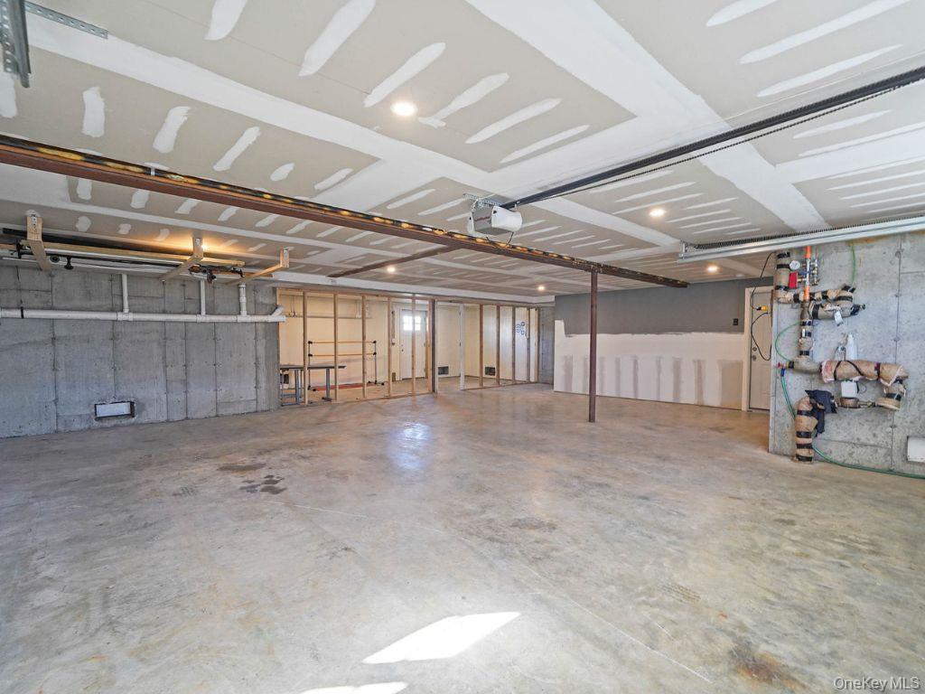 829 S Long Beach Avenue, Freeport, NY 11520