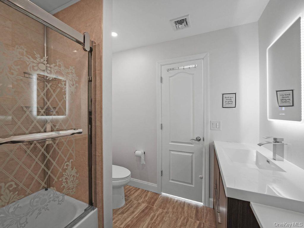 829 S Long Beach Avenue, Freeport, NY 11520