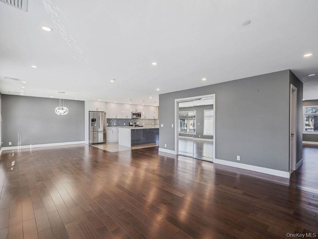 829 S Long Beach Avenue, Freeport, NY 11520