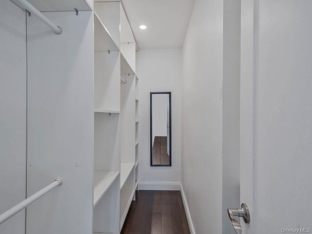 829 S Long Beach Avenue, Freeport, NY 11520