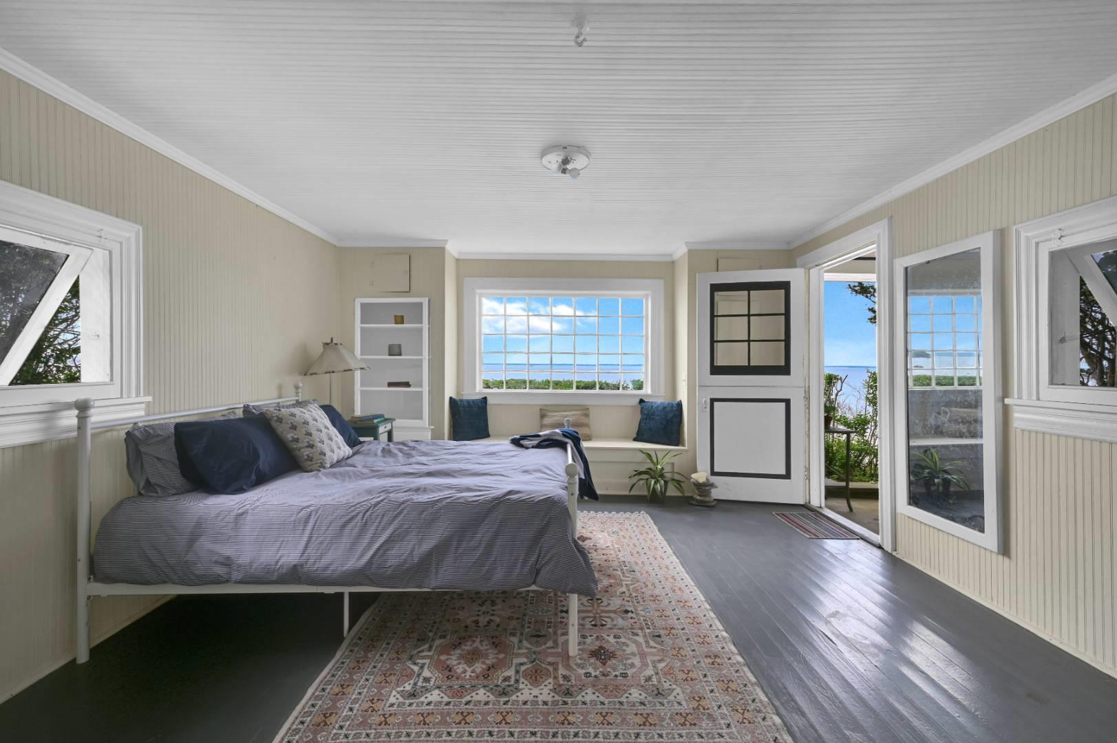 1260 Jackson Street, New Suffolk, NY 11956