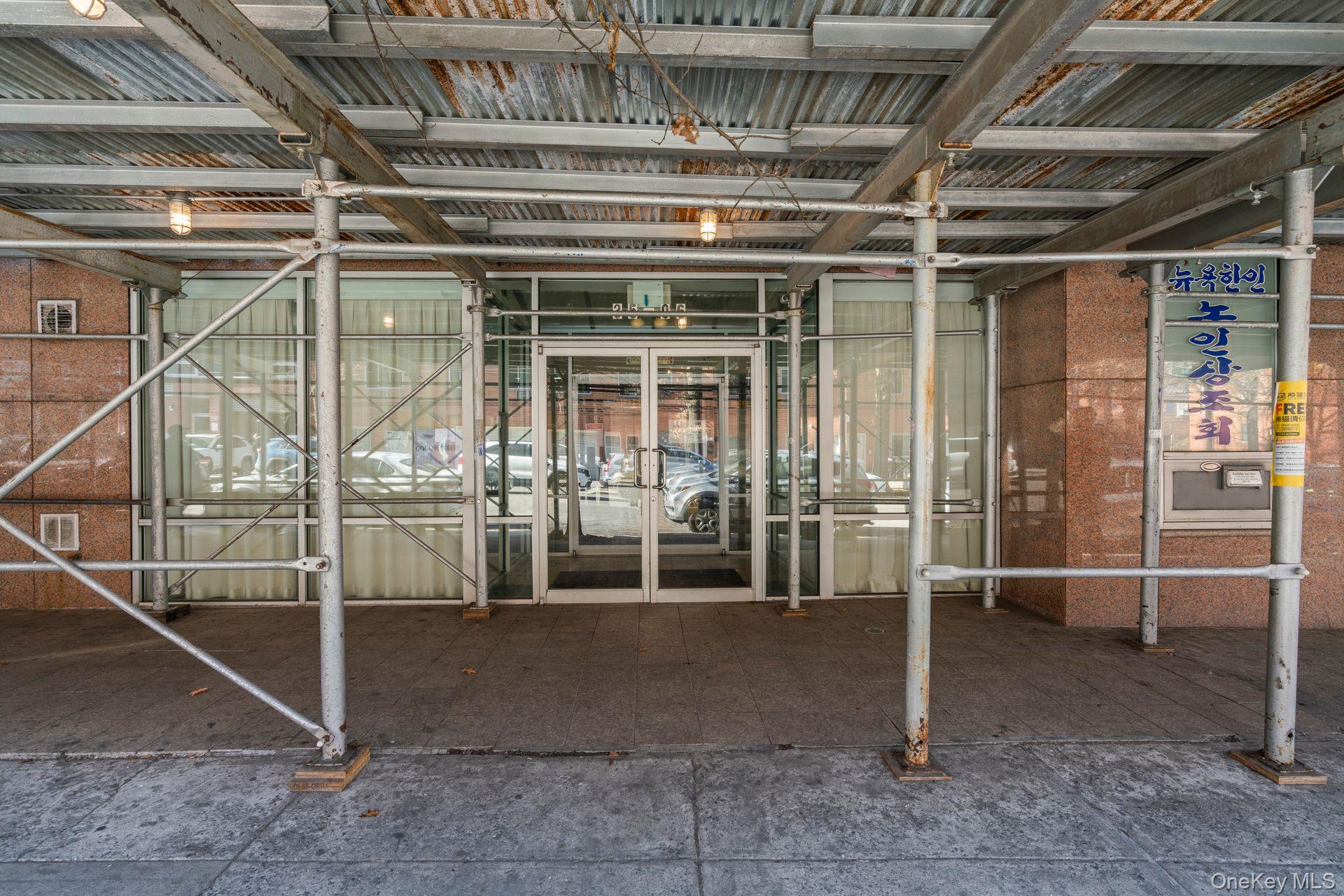 3506 Leavitt Street # 3I, Flushing, NY 11354