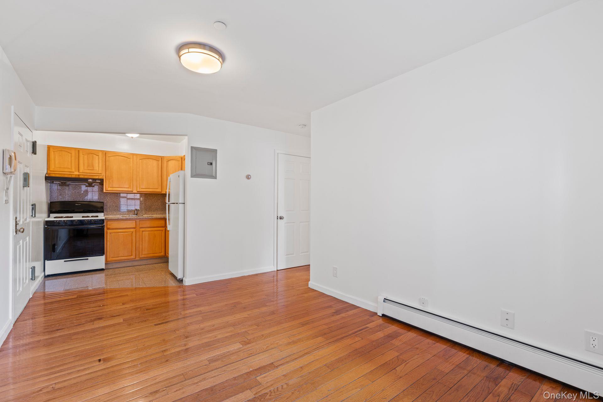 3506 Leavitt Street # 3I, Flushing, NY 11354