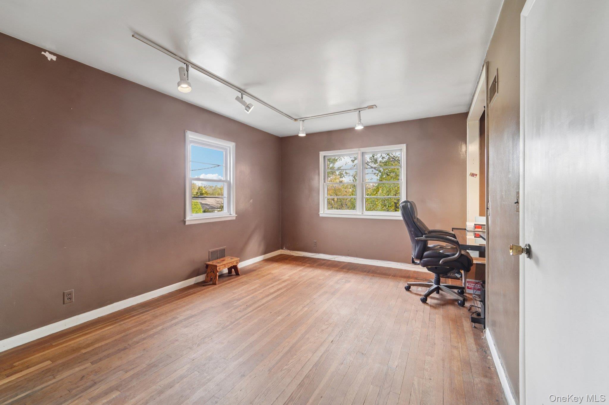 24 Pamela Lane, New Rochelle, NY 10804