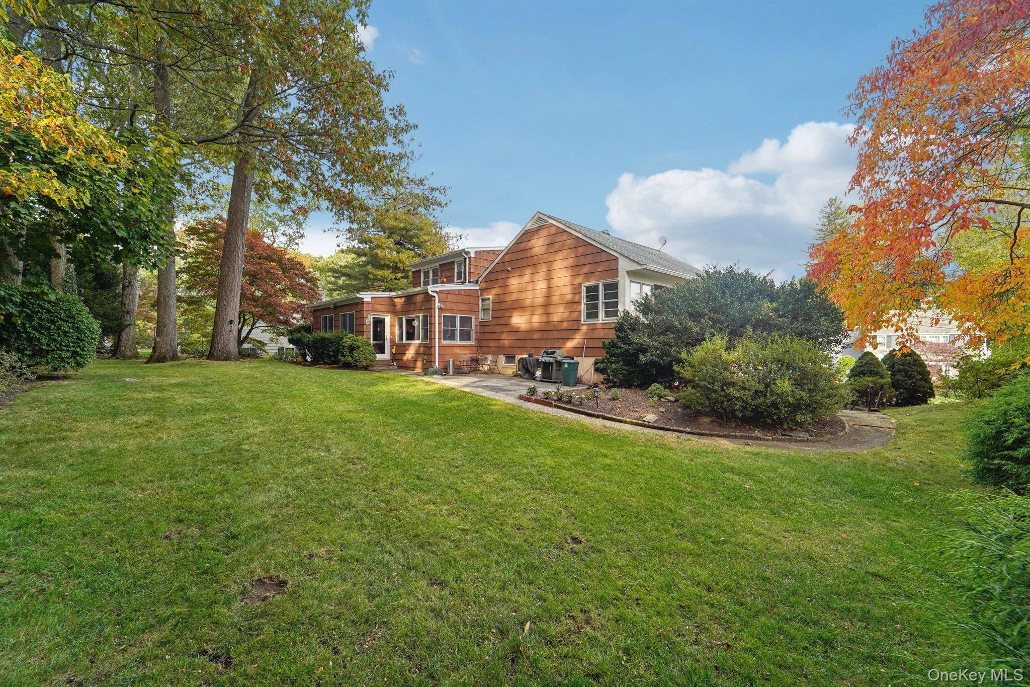 24 Pamela Lane, New Rochelle, NY 10804