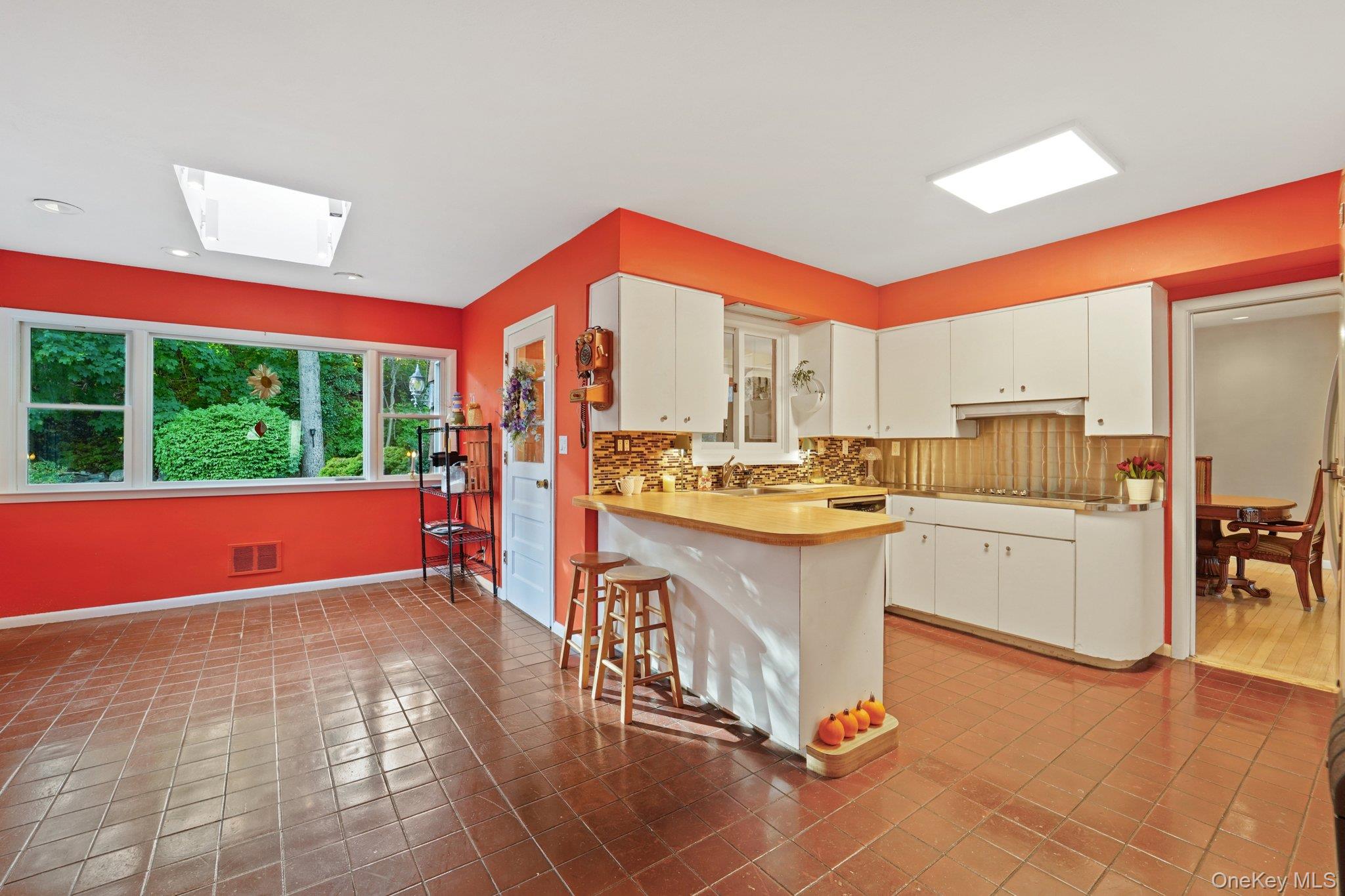 24 Pamela Lane, New Rochelle, NY 10804