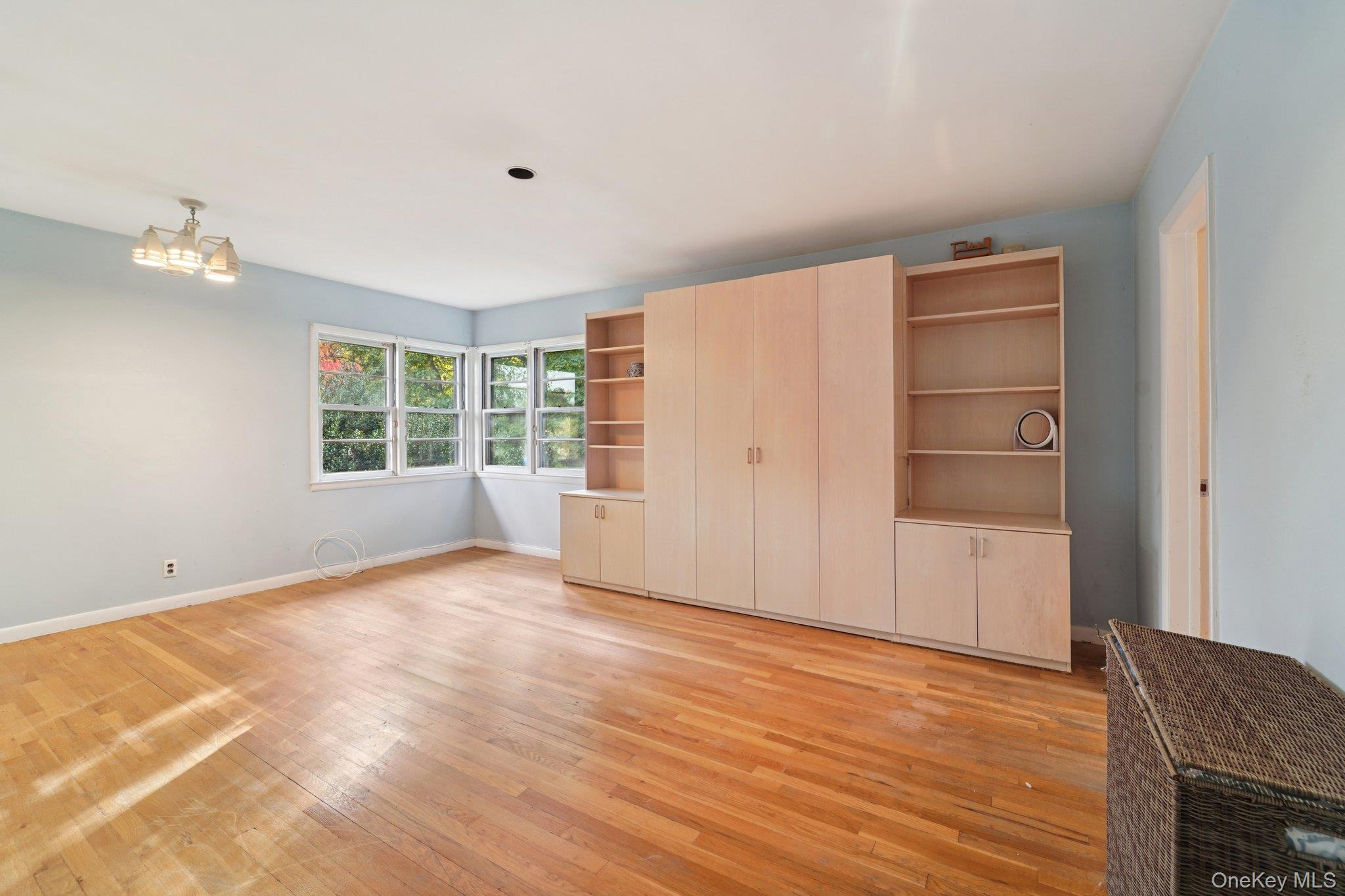 24 Pamela Lane, New Rochelle, NY 10804