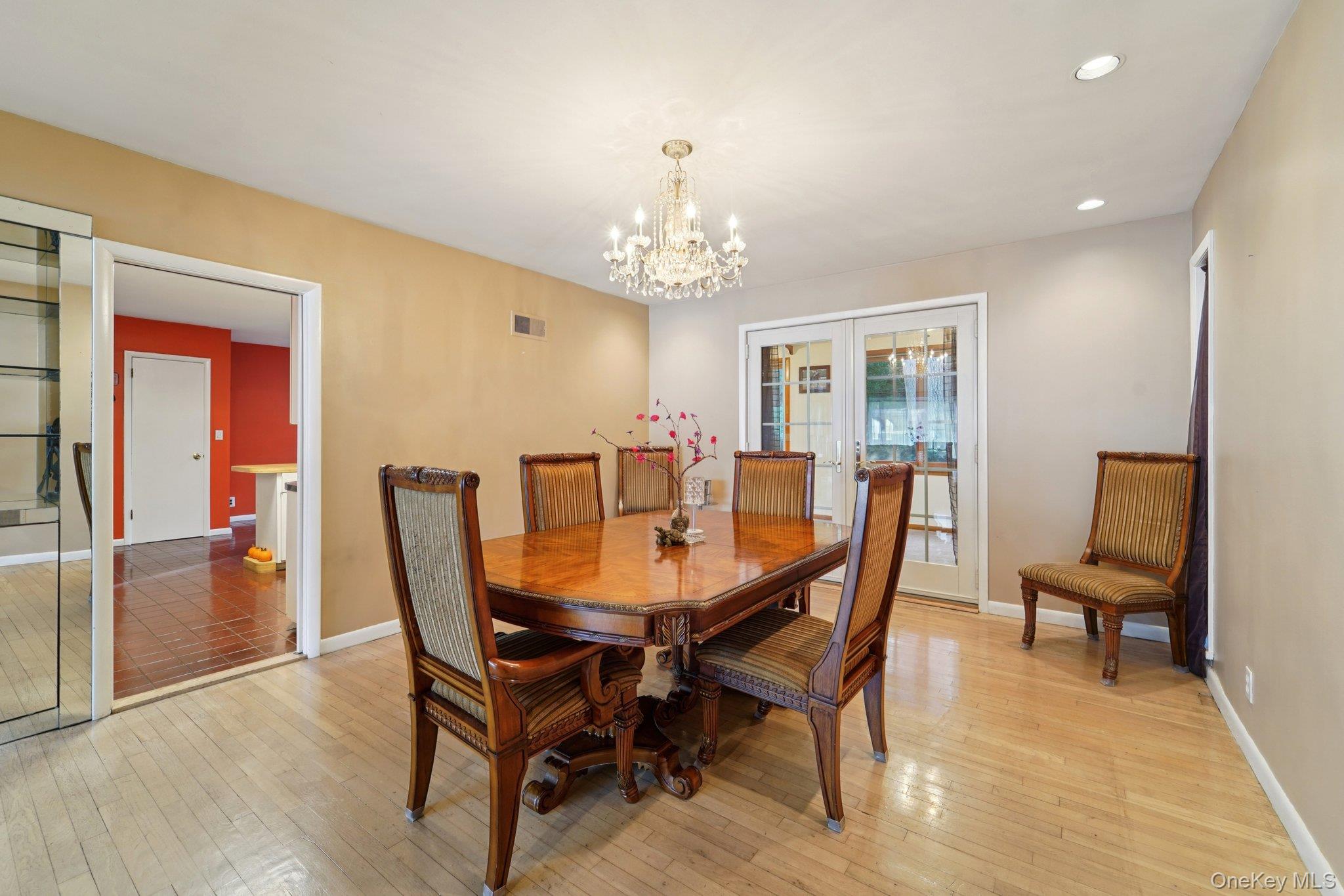 24 Pamela Lane, New Rochelle, NY 10804