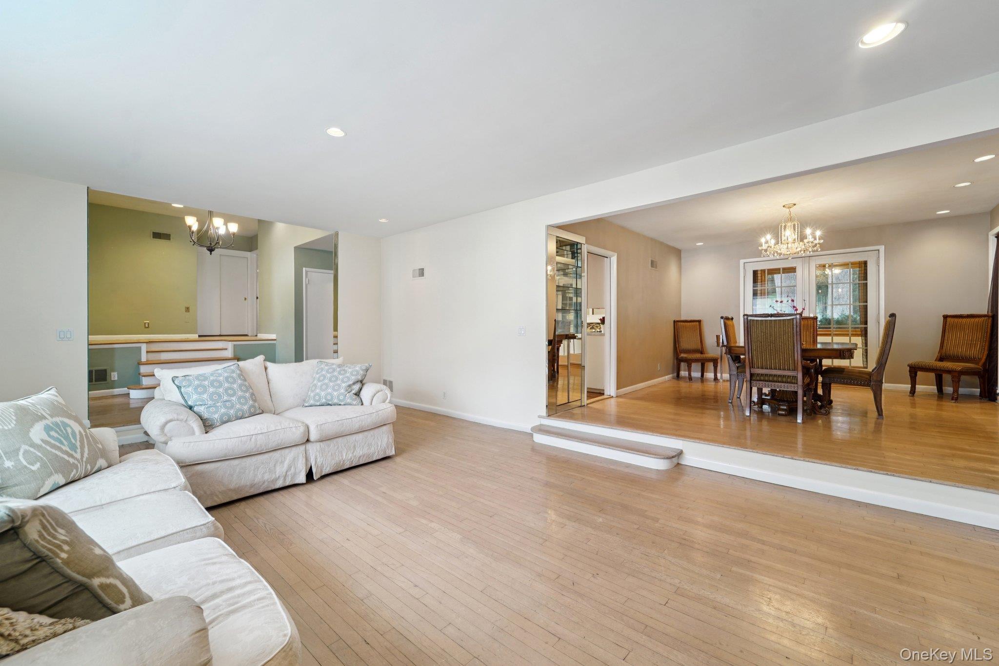 24 Pamela Lane, New Rochelle, NY 10804