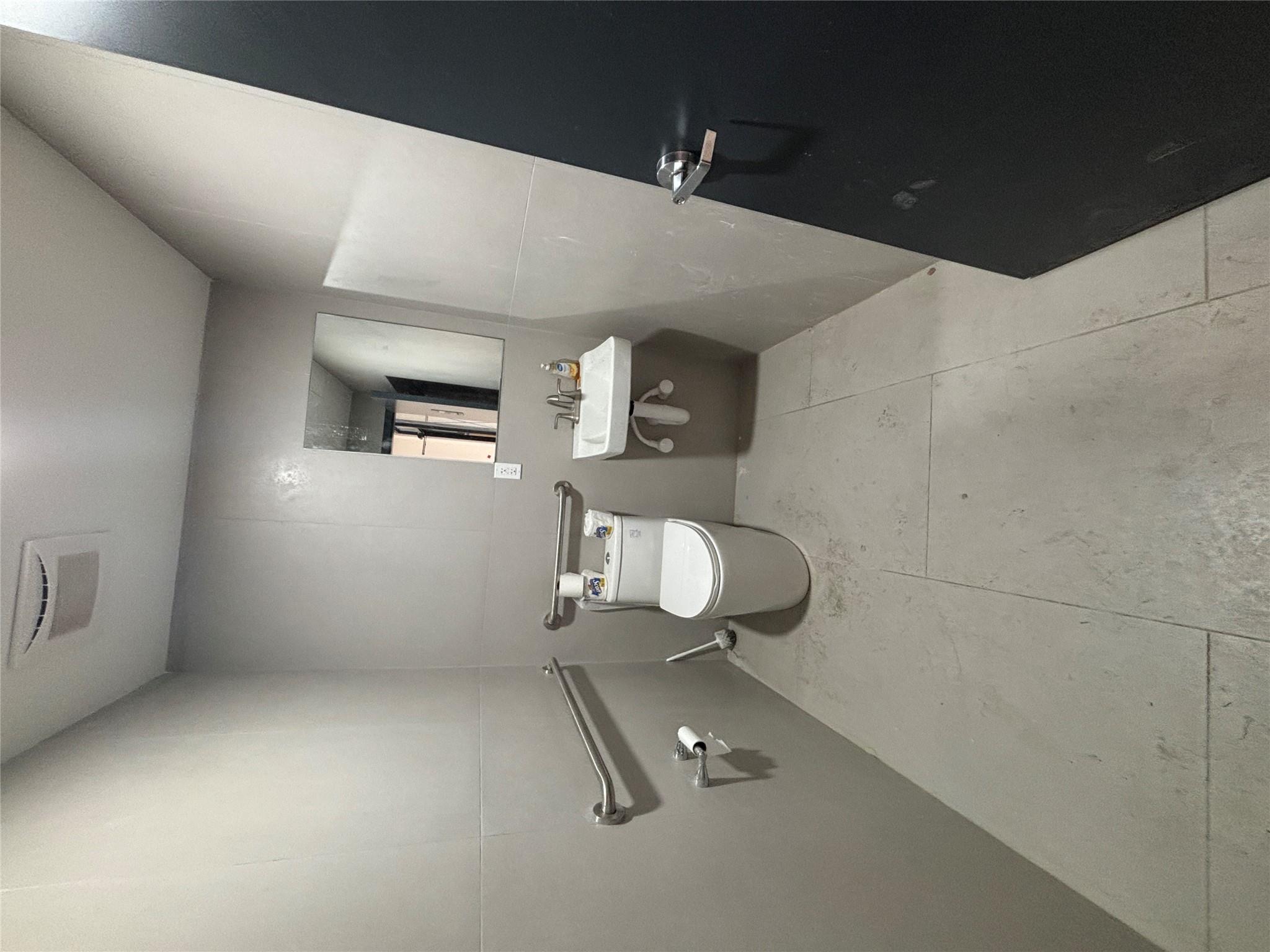 1152 44th Dr, Long Island City, NY 11101