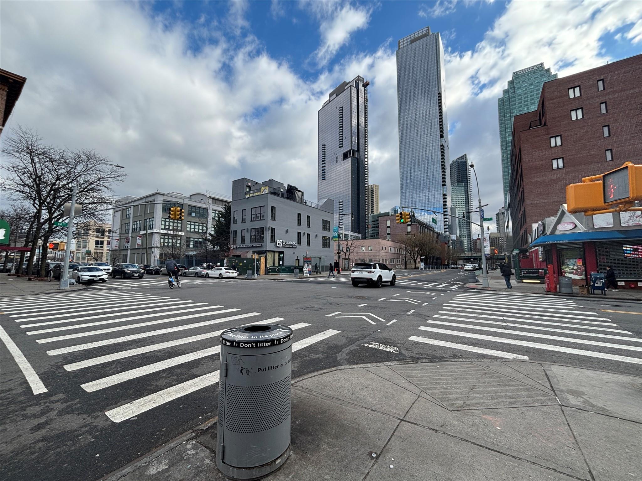 1152 44th Dr, Long Island City, NY 11101