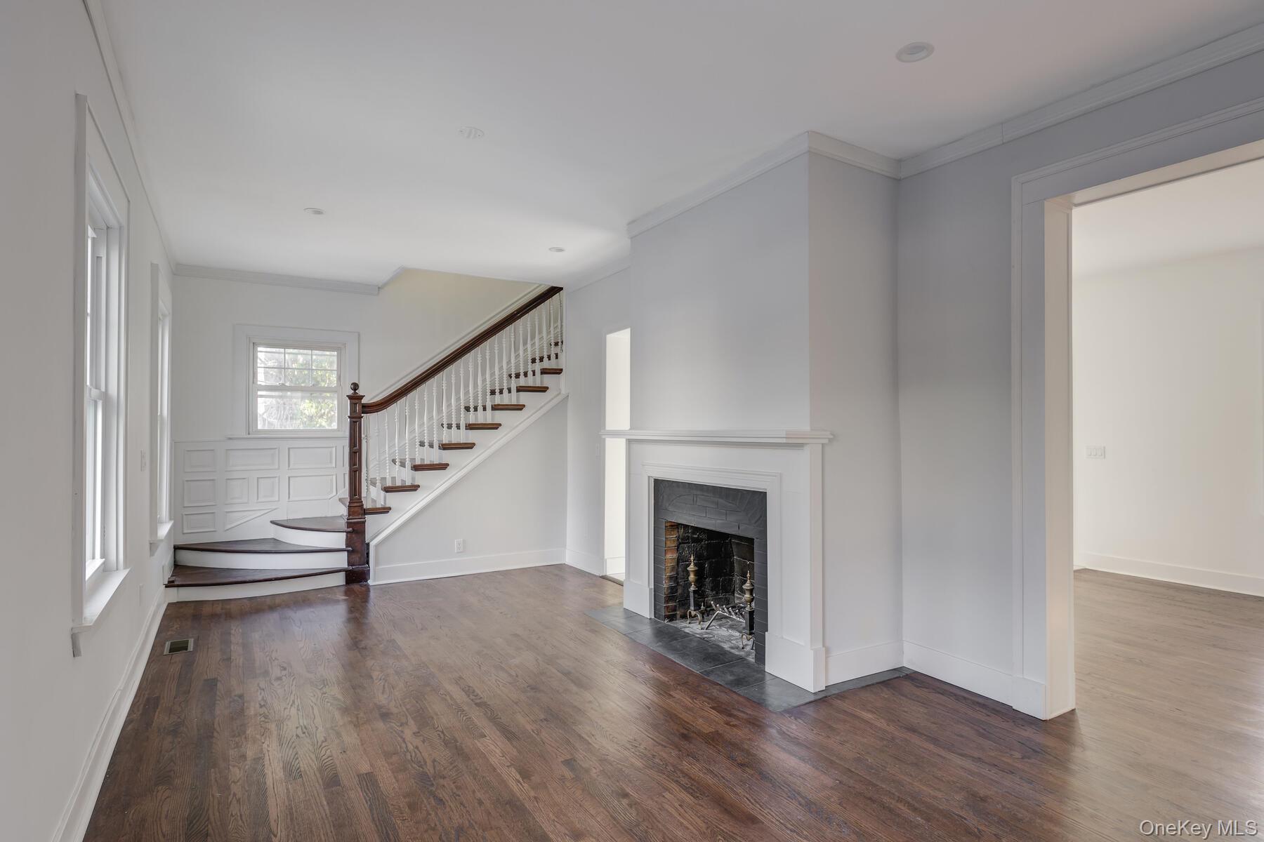 27 Locust Lane, Oyster Bay, NY 11771