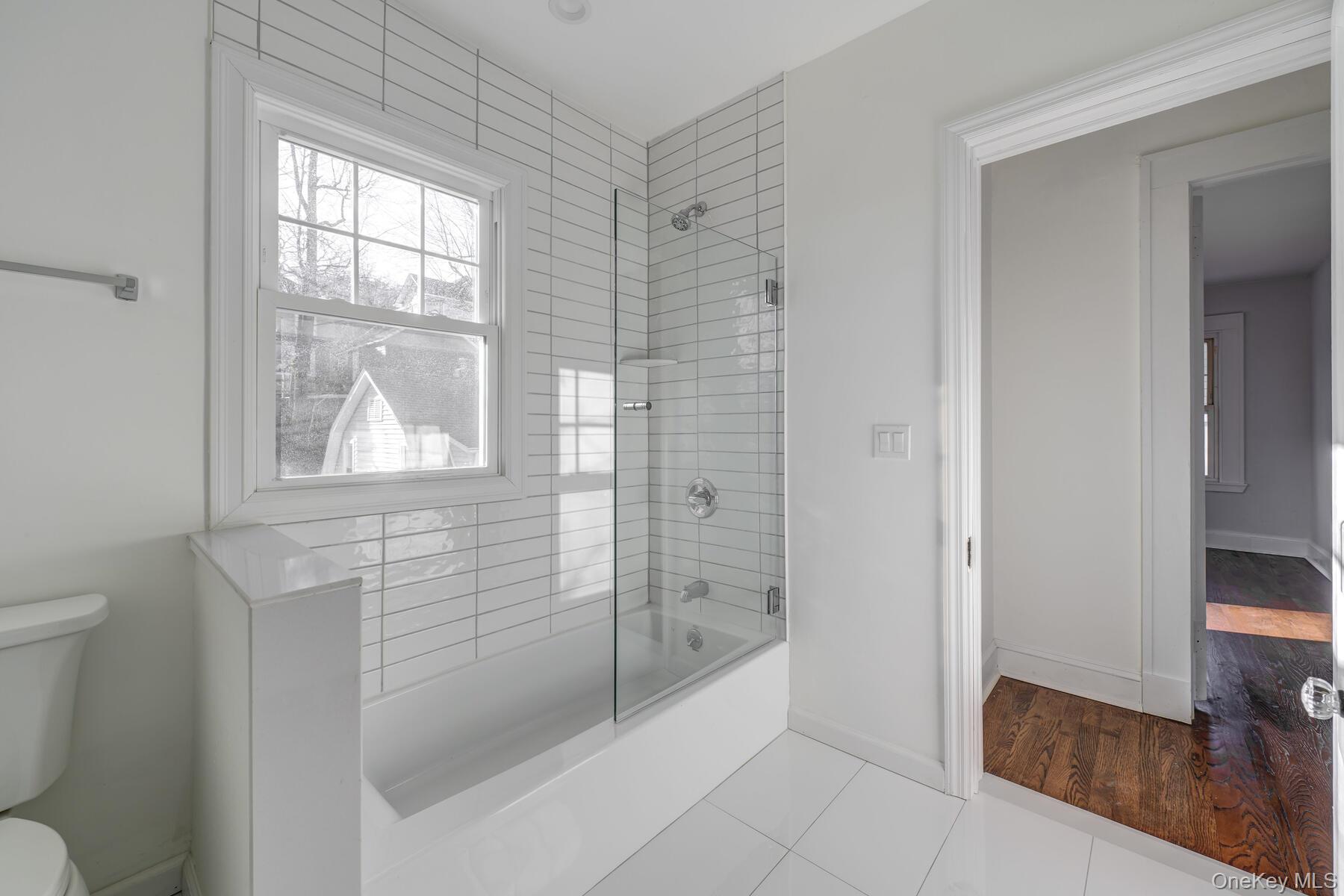 27 Locust Lane, Oyster Bay, NY 11771