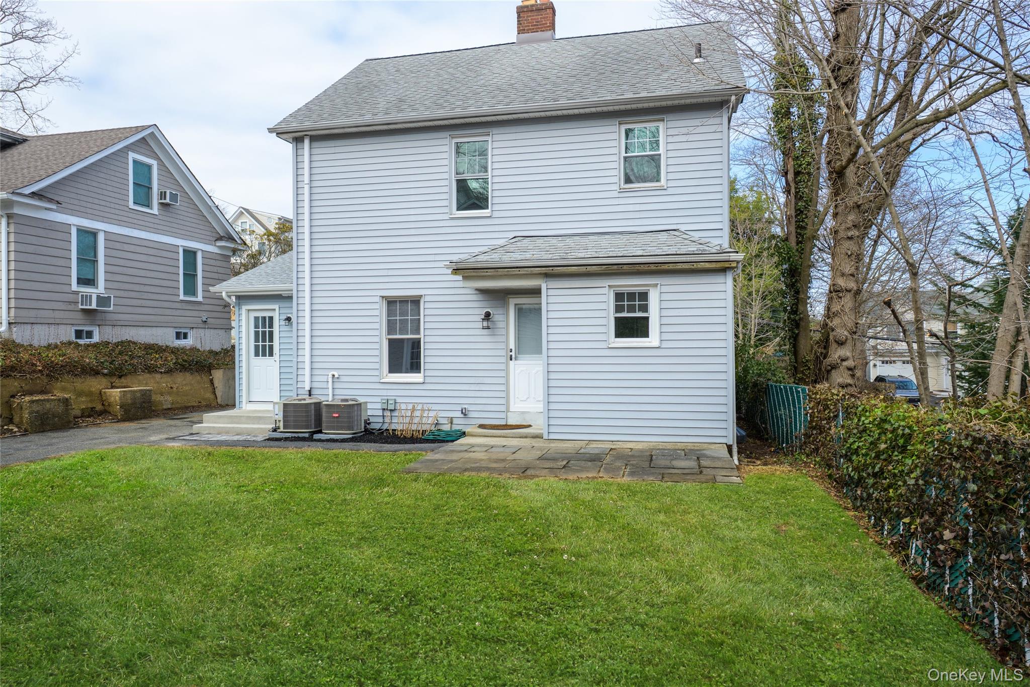27 Locust Lane, Oyster Bay, NY 11771