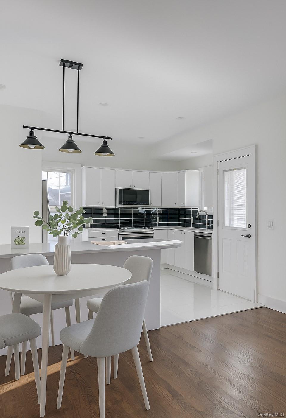 27 Locust Lane, Oyster Bay, NY 11771