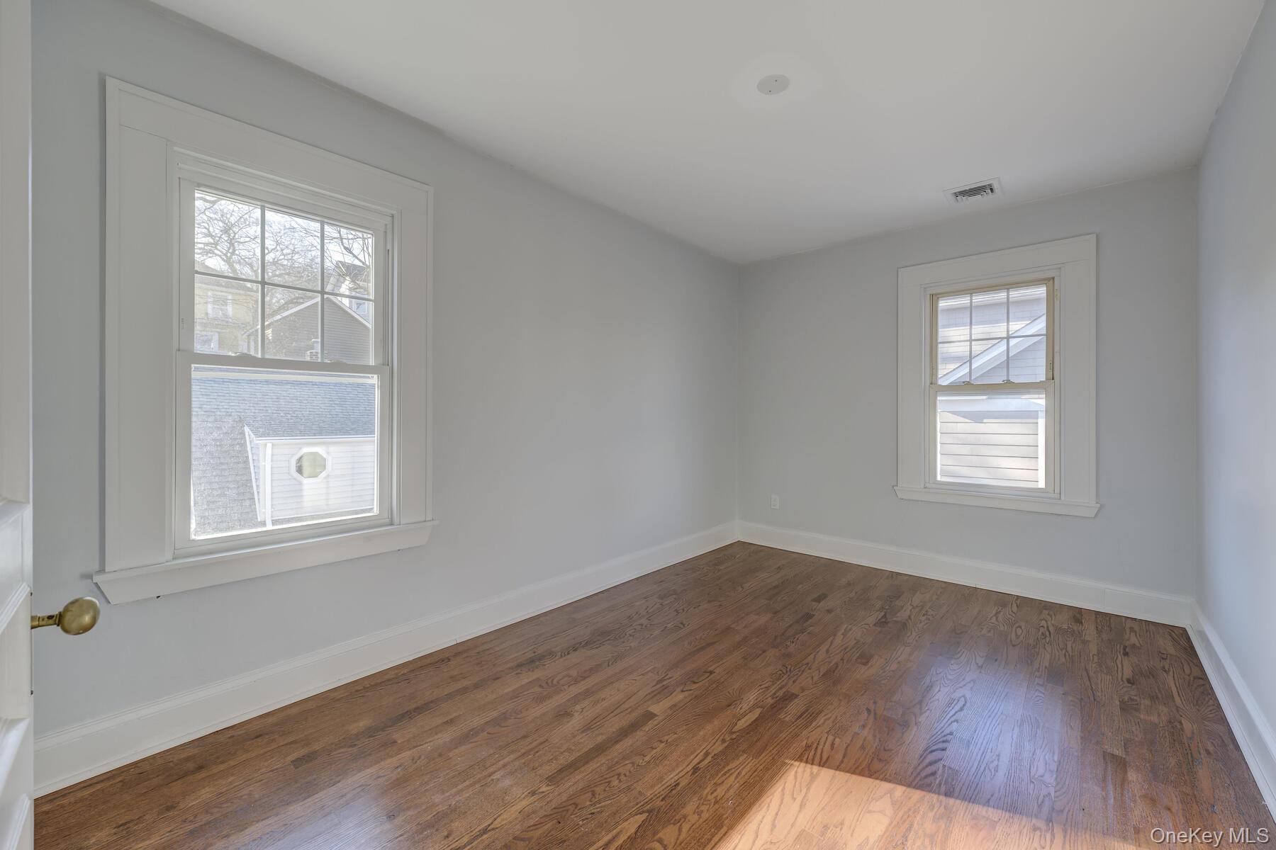 27 Locust Lane, Oyster Bay, NY 11771