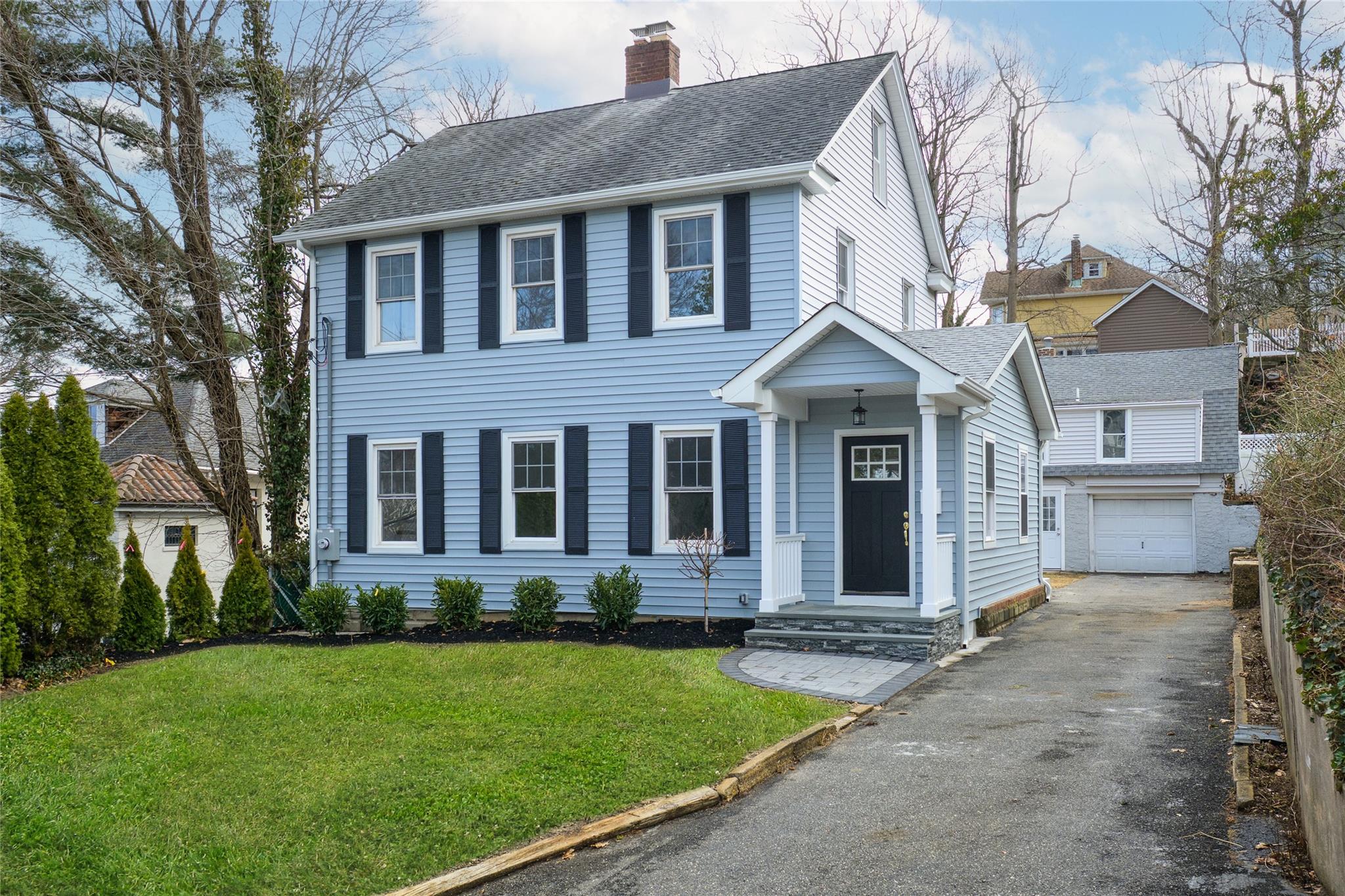 27 Locust Lane, Oyster Bay, NY 11771