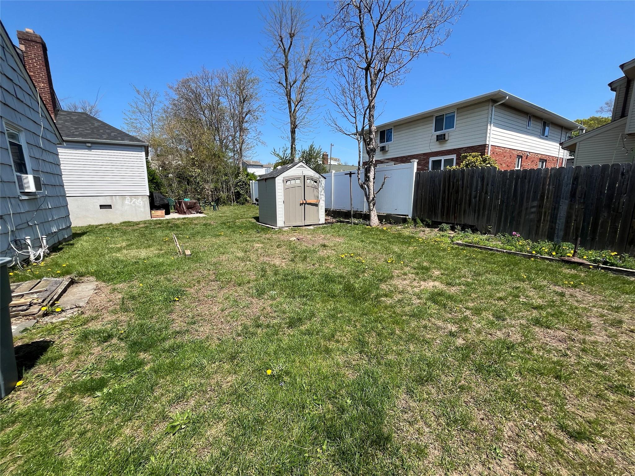 42 Firwood Road, Port Washington, NY 11050