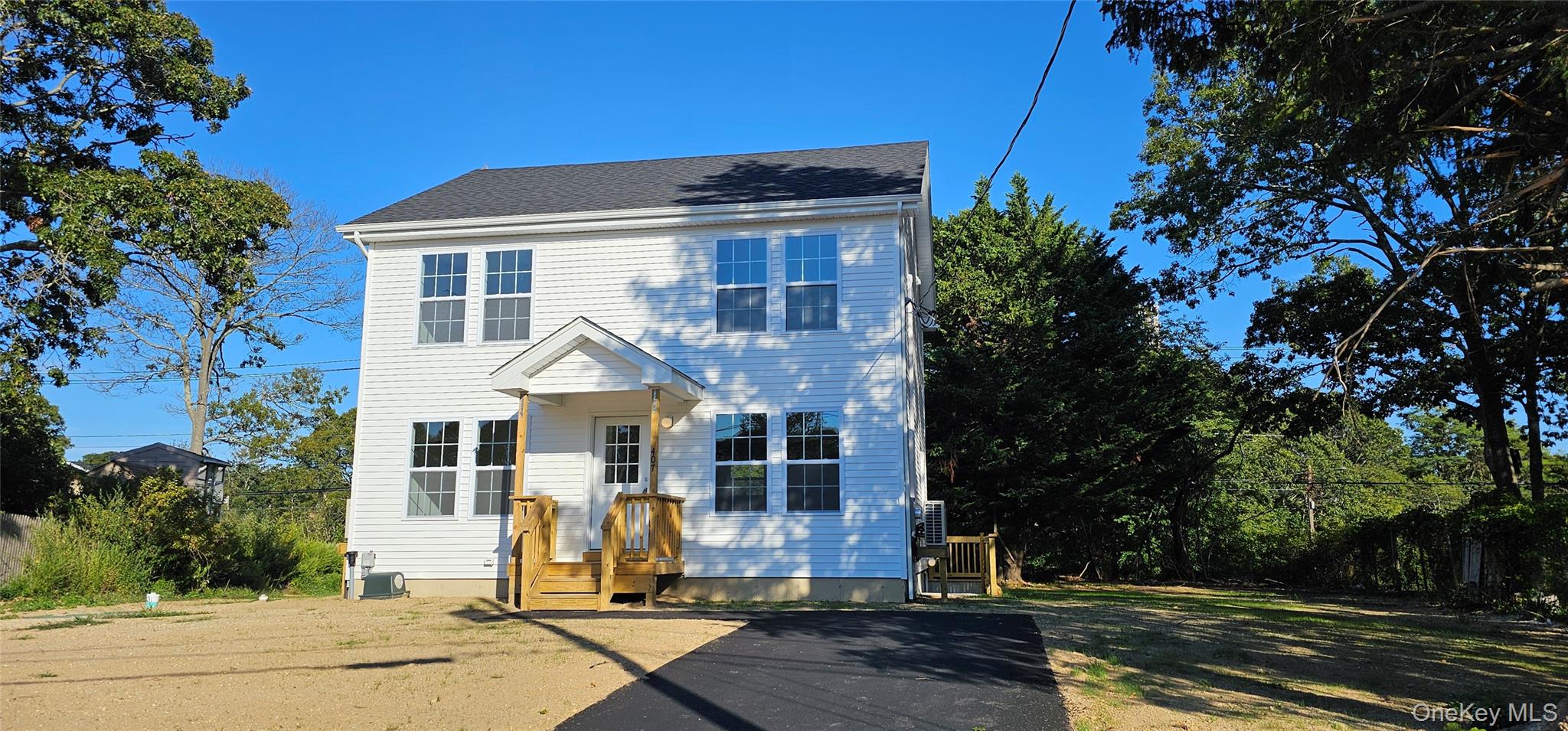 407 Floyd Road S, Shirley, NY 11967