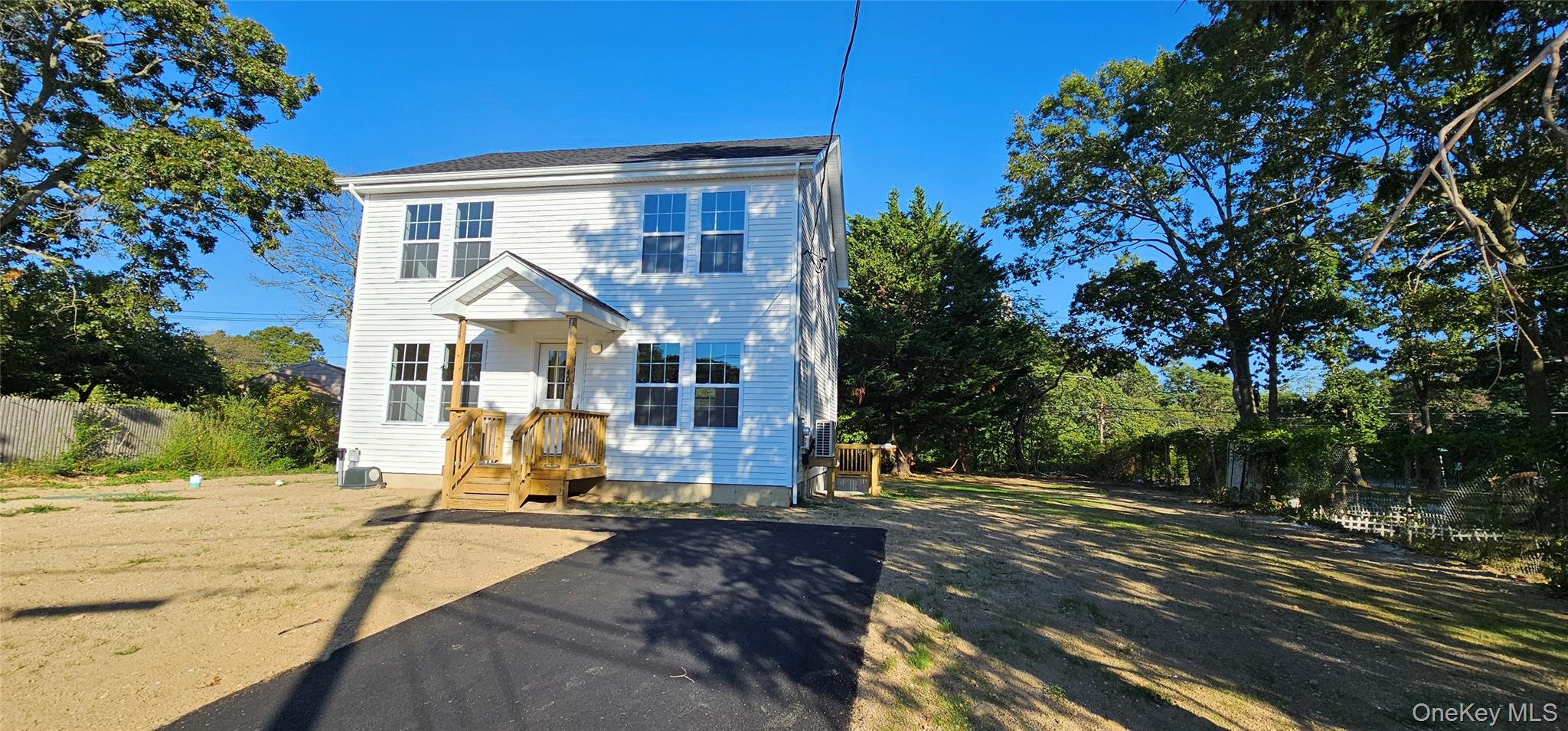 407 Floyd Road S, Shirley, NY 11967