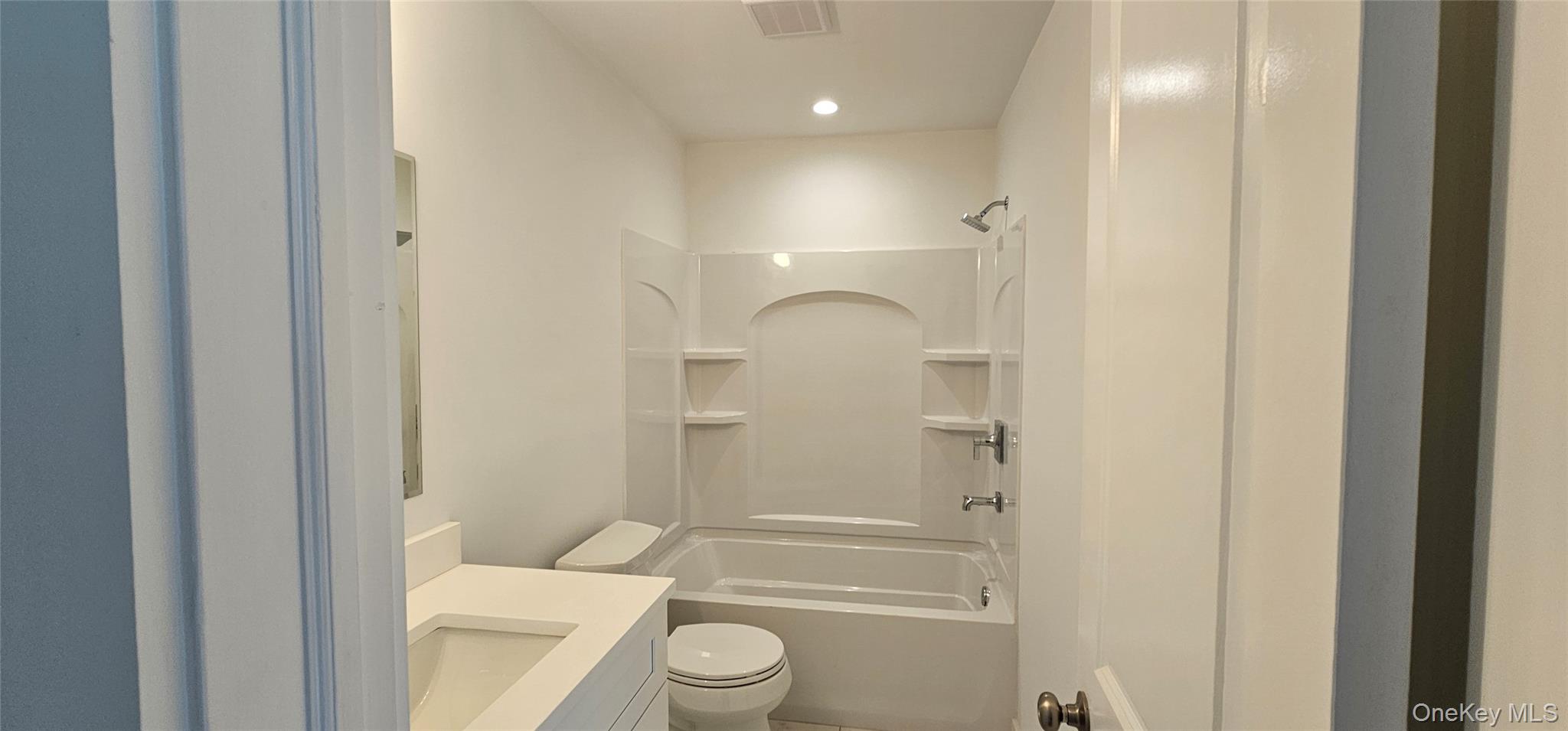 407 Floyd Road S, Shirley, NY 11967