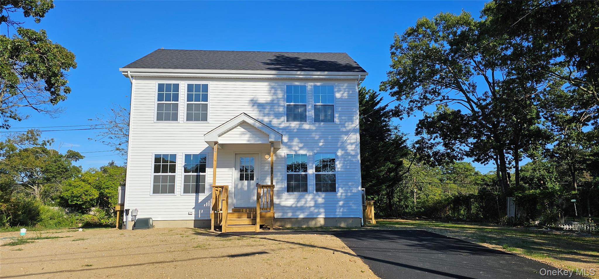 407 Floyd Road S, Shirley, NY 11967