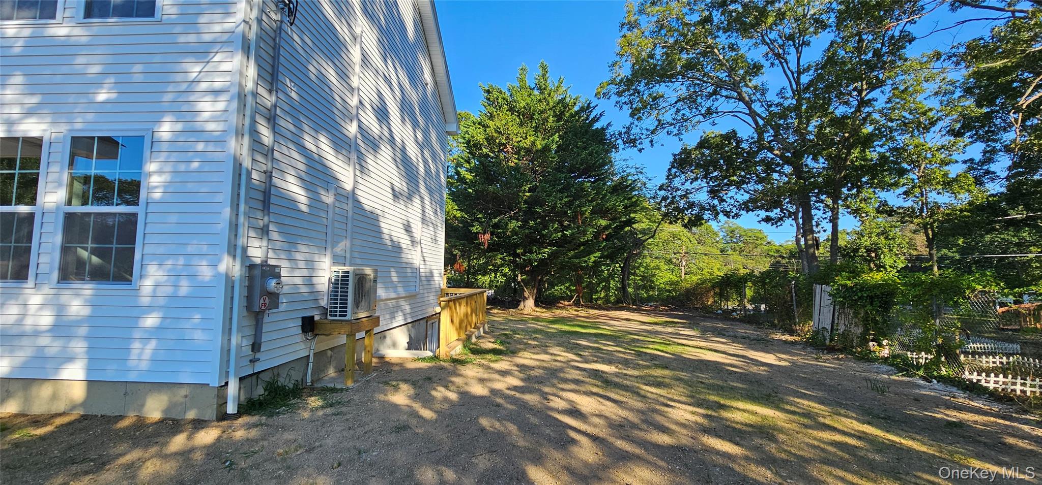 407 Floyd Road S, Shirley, NY 11967