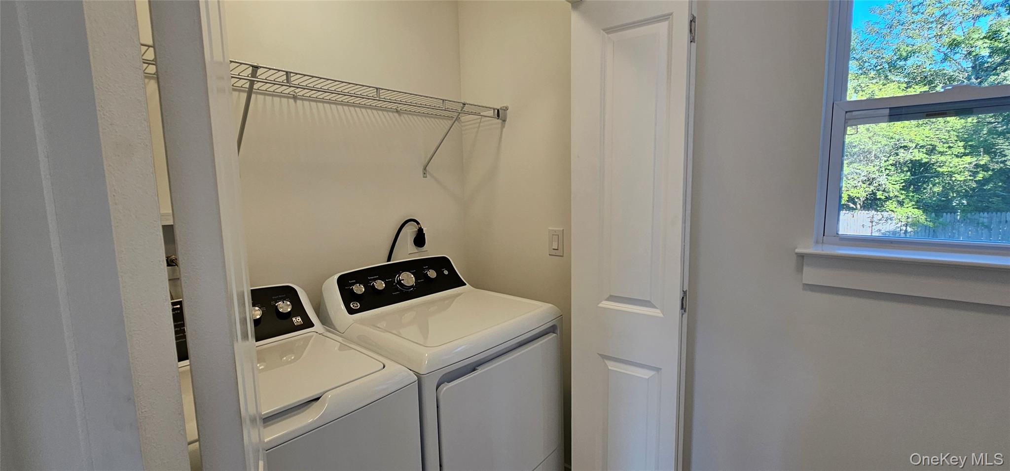 407 Floyd Road S, Shirley, NY 11967