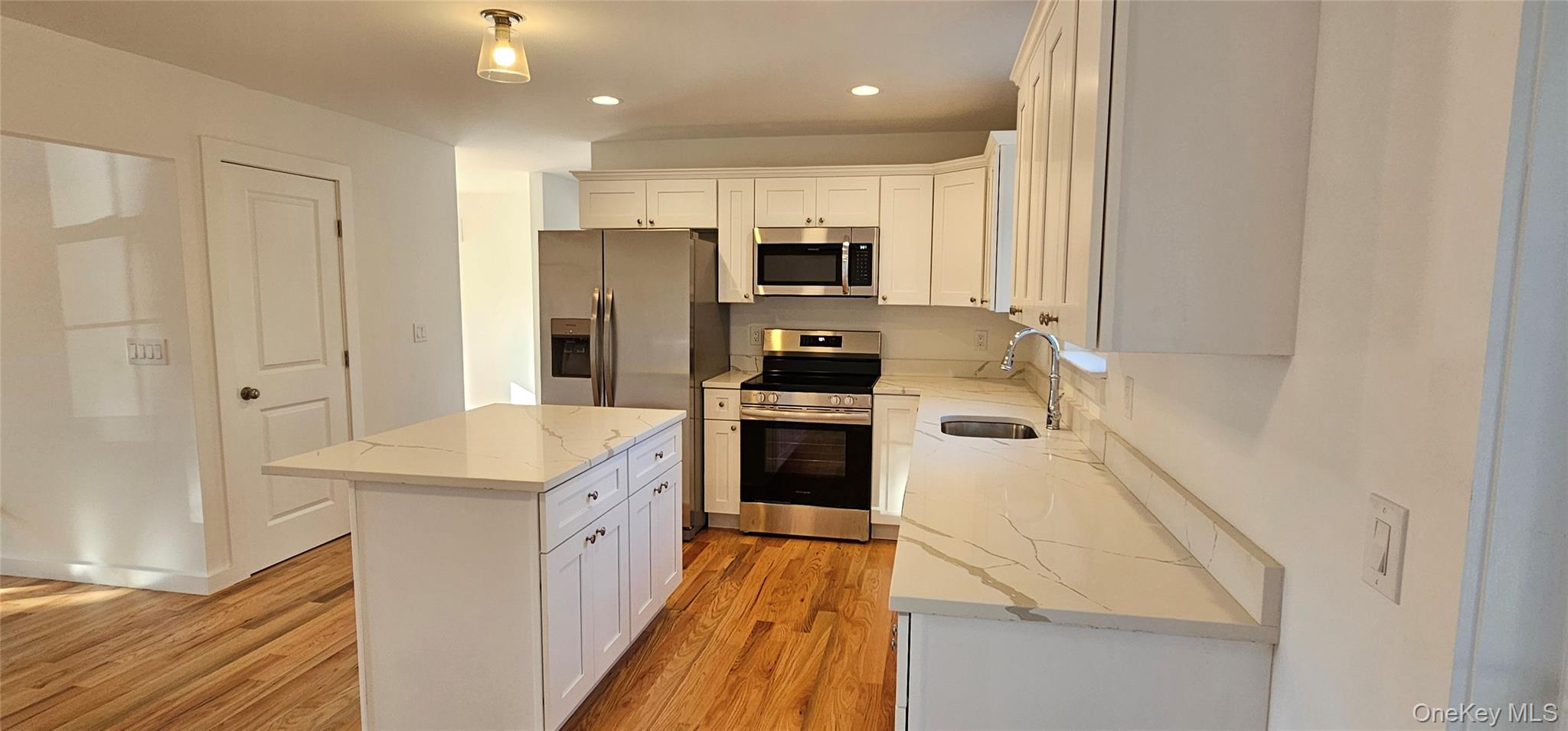 407 Floyd Road S, Shirley, NY 11967