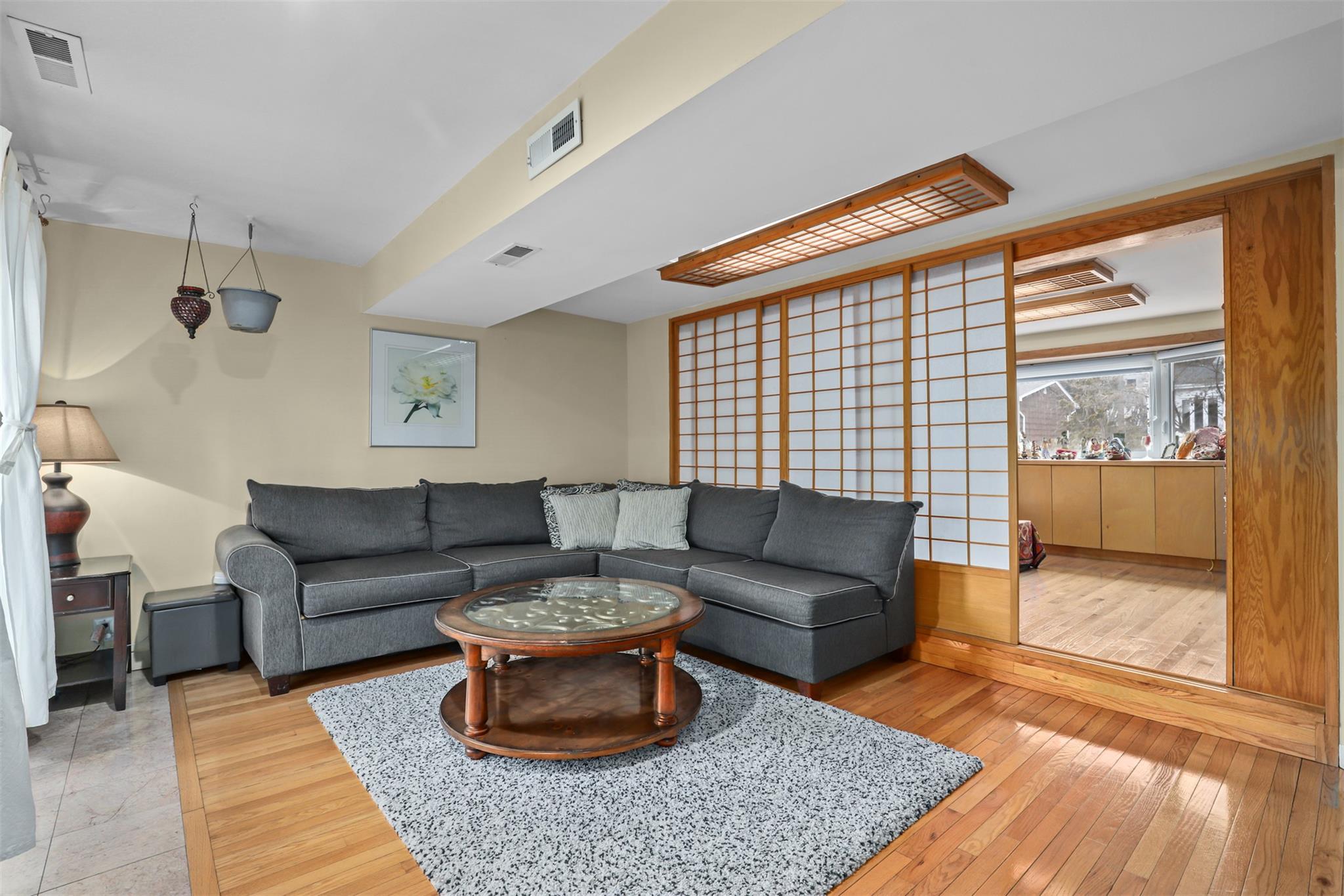 11 Clarendon Place, Scarsdale, NY 10583