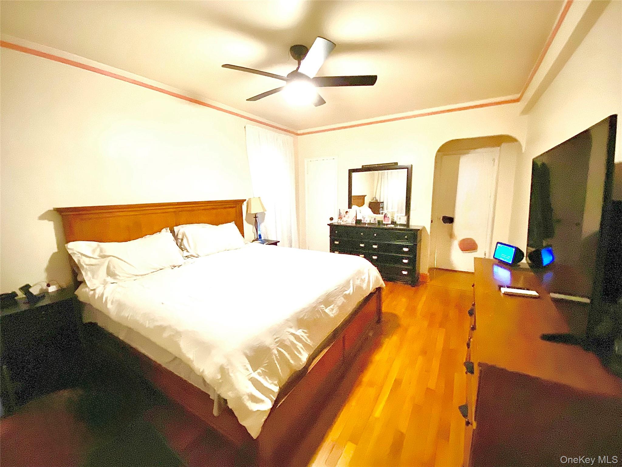 190 E Mosholu Parkway S # 1J, Bronx, NY 10458