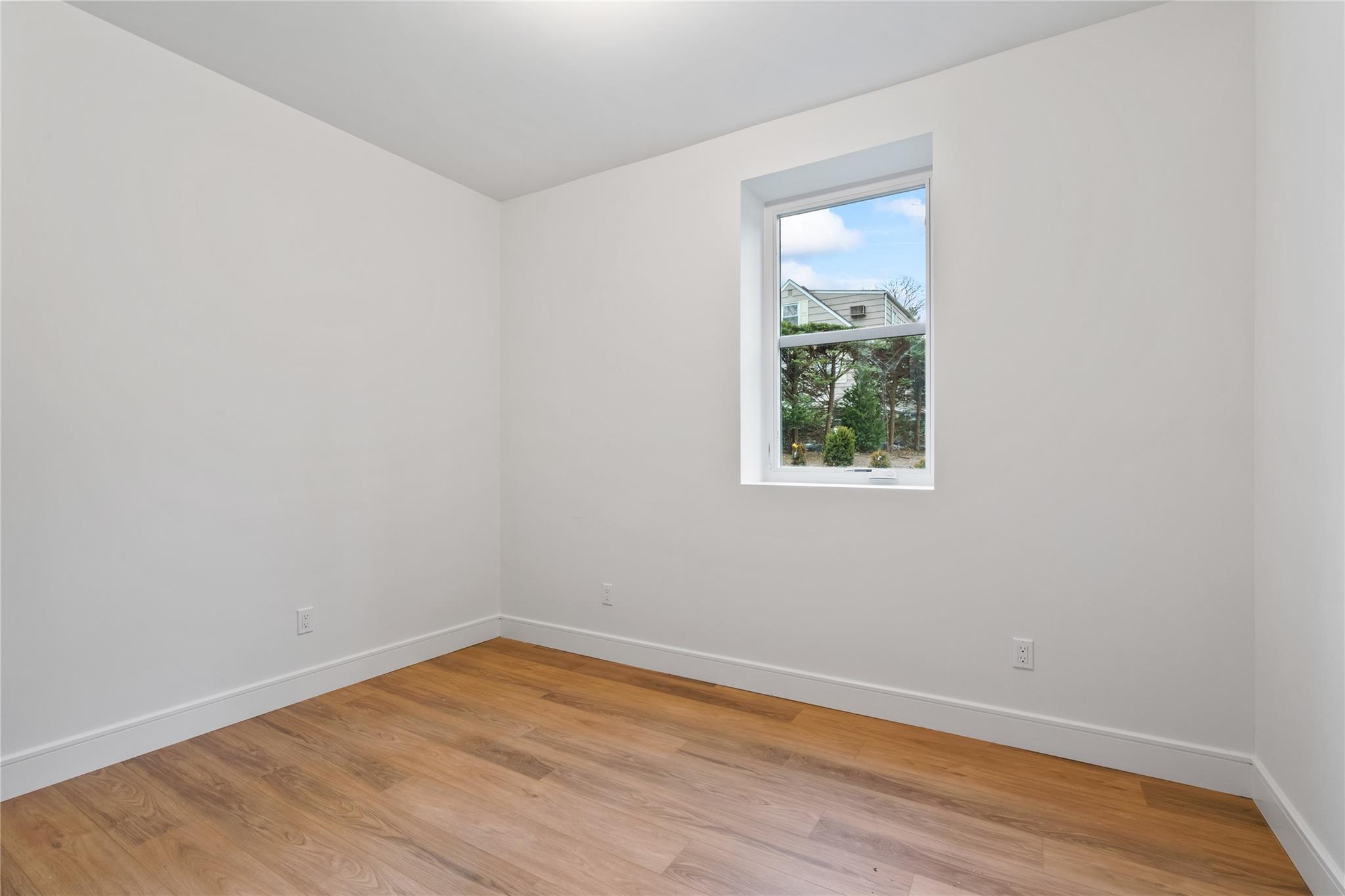 68 Glenlawn Avenue, Sea Cliff, NY 11579