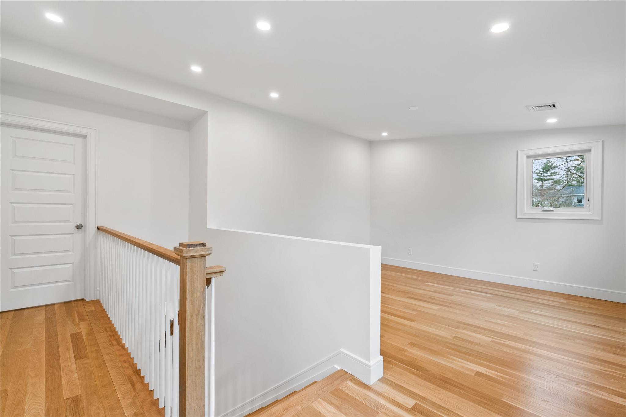 68 Glenlawn Avenue, Sea Cliff, NY 11579