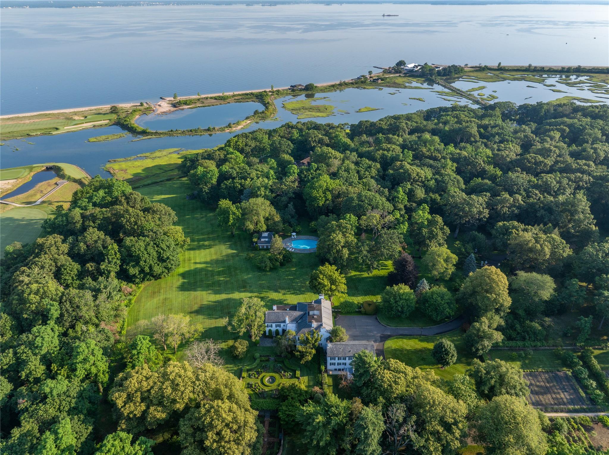 Ten Lands End Road, Locust Valley, NY 11560