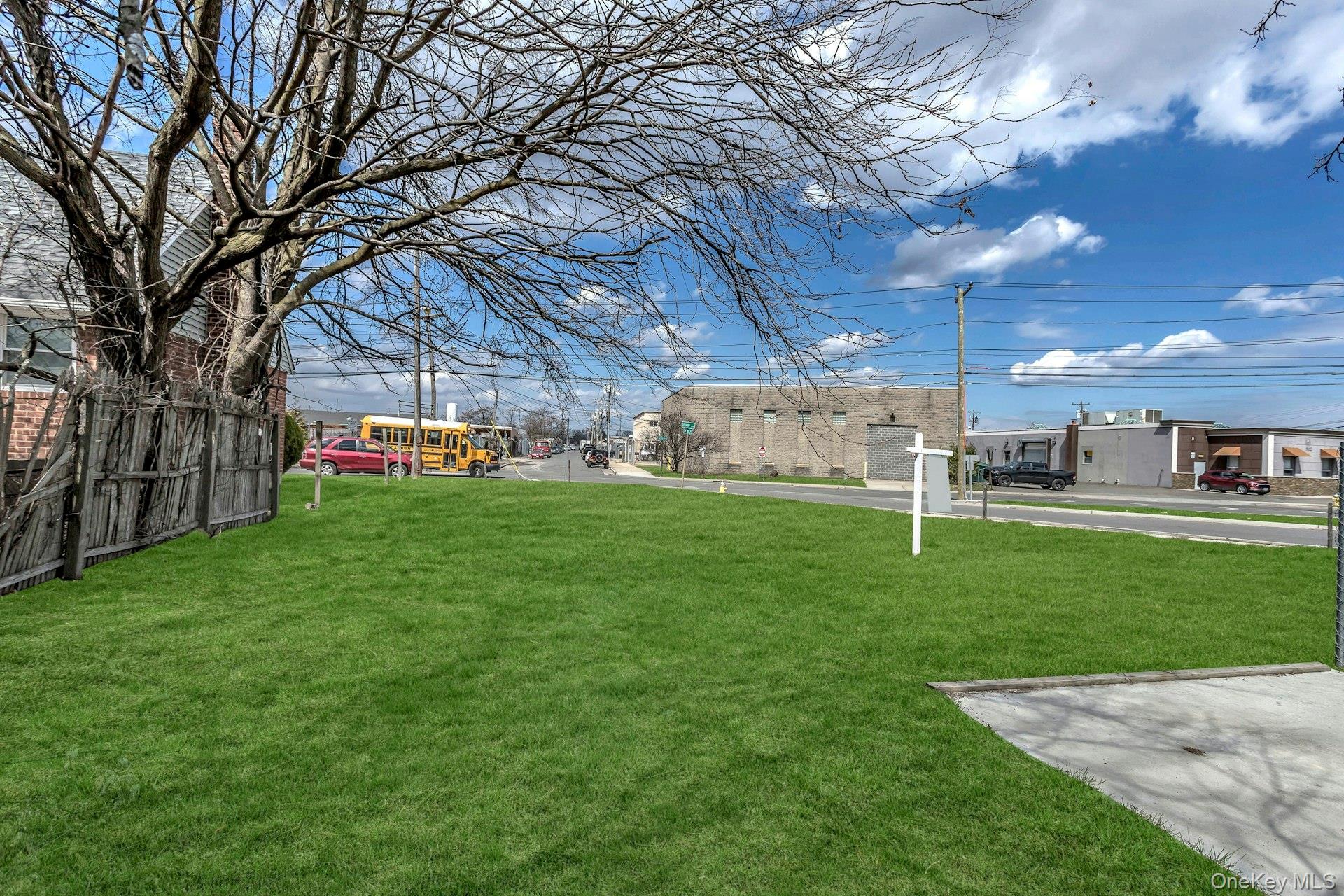 899 Old Country Road, Westbury, NY 11590