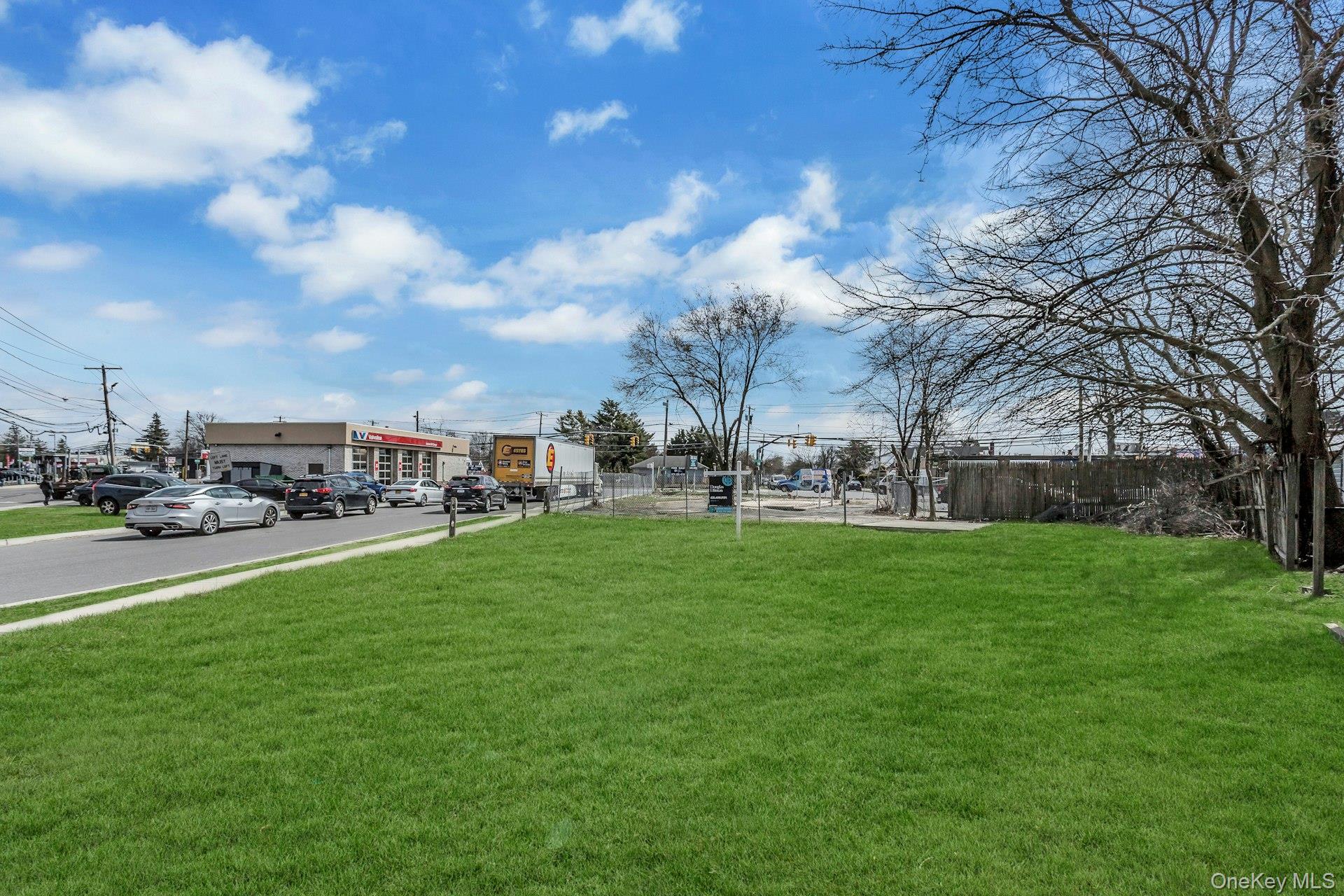 899 Old Country Road, Westbury, NY 11590