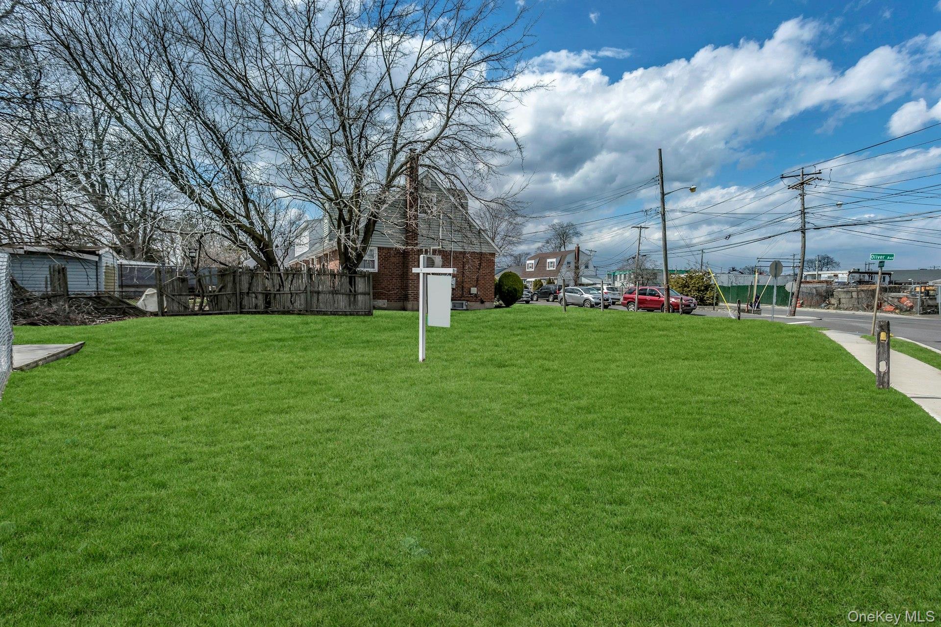 899 Old Country Road, Westbury, NY 11590