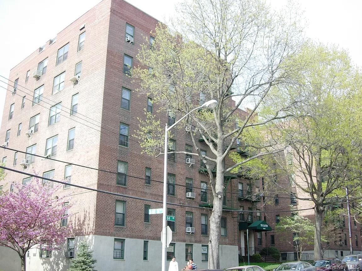 139-09 84th Drive # 307, Briarwood, NY 11435