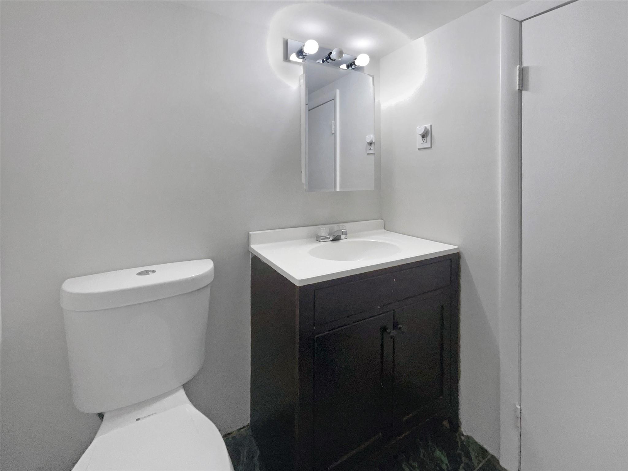 23 Halliday, Brookhaven, NY 11727