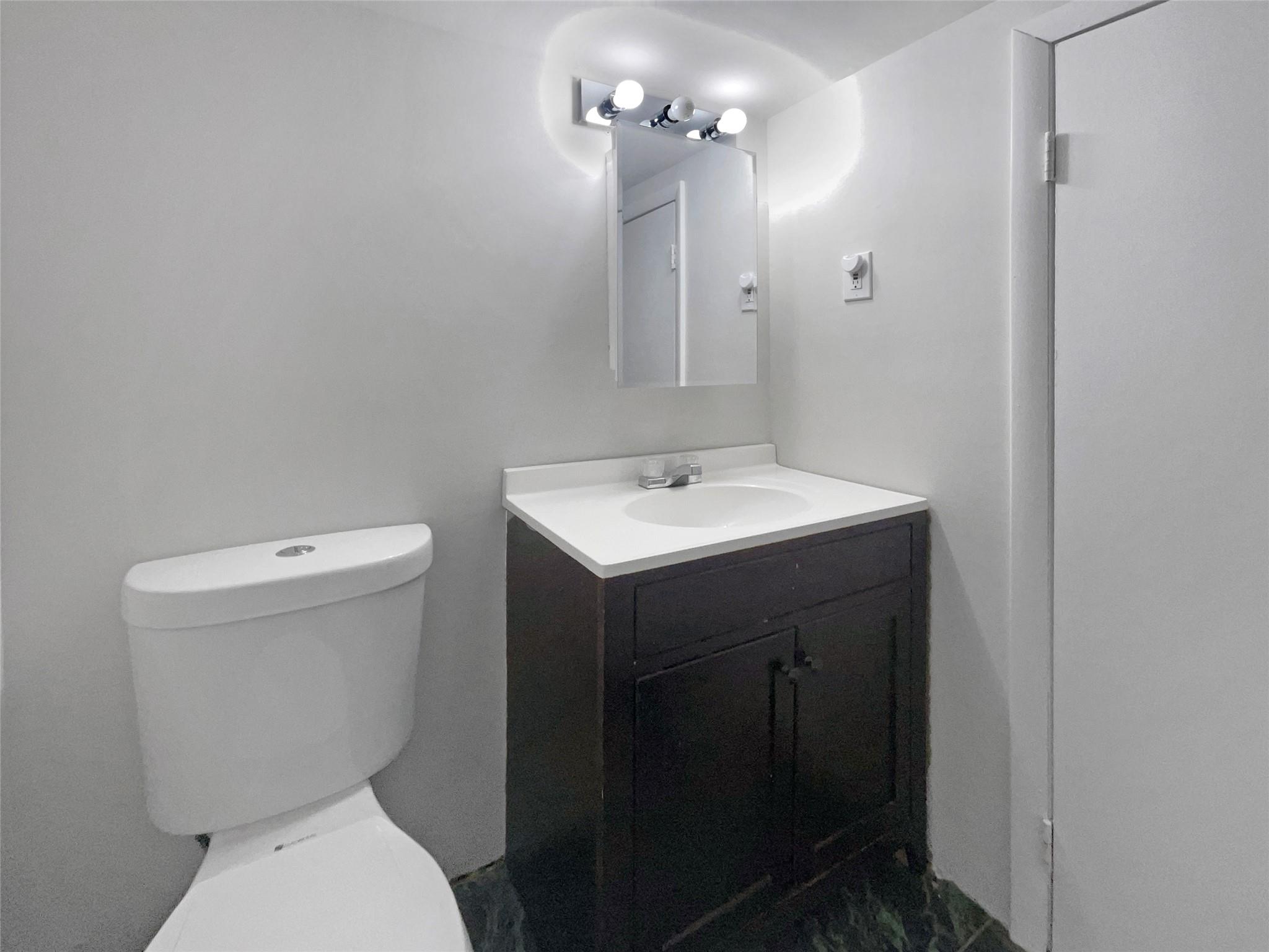 23 Halliday, Brookhaven, NY 11727