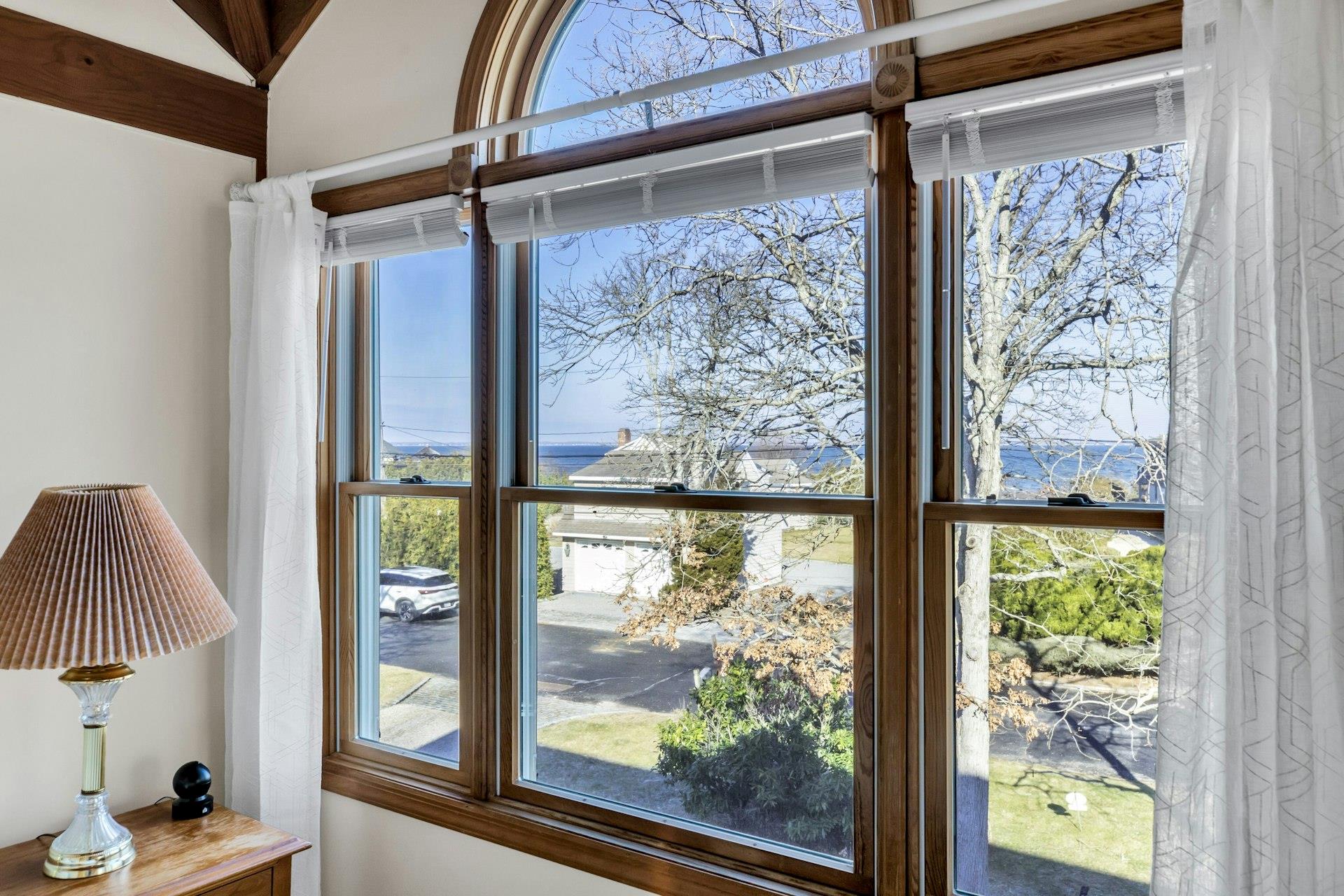 48 Oakhurst Road, Hampton Bays, NY 11946